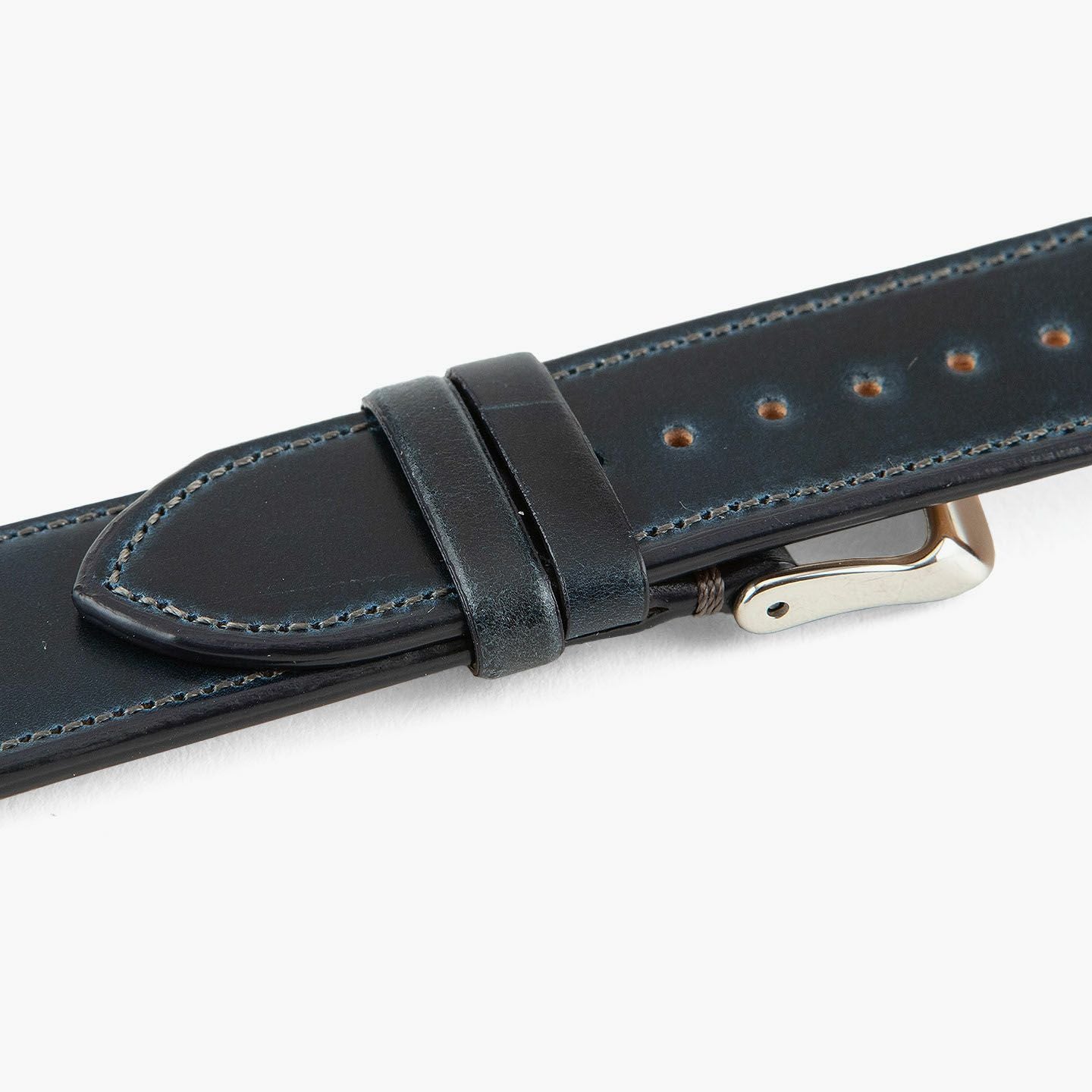 表面：Navy、裏面：ナチュラルカーフ、エンドピース＆尾錠：Silver