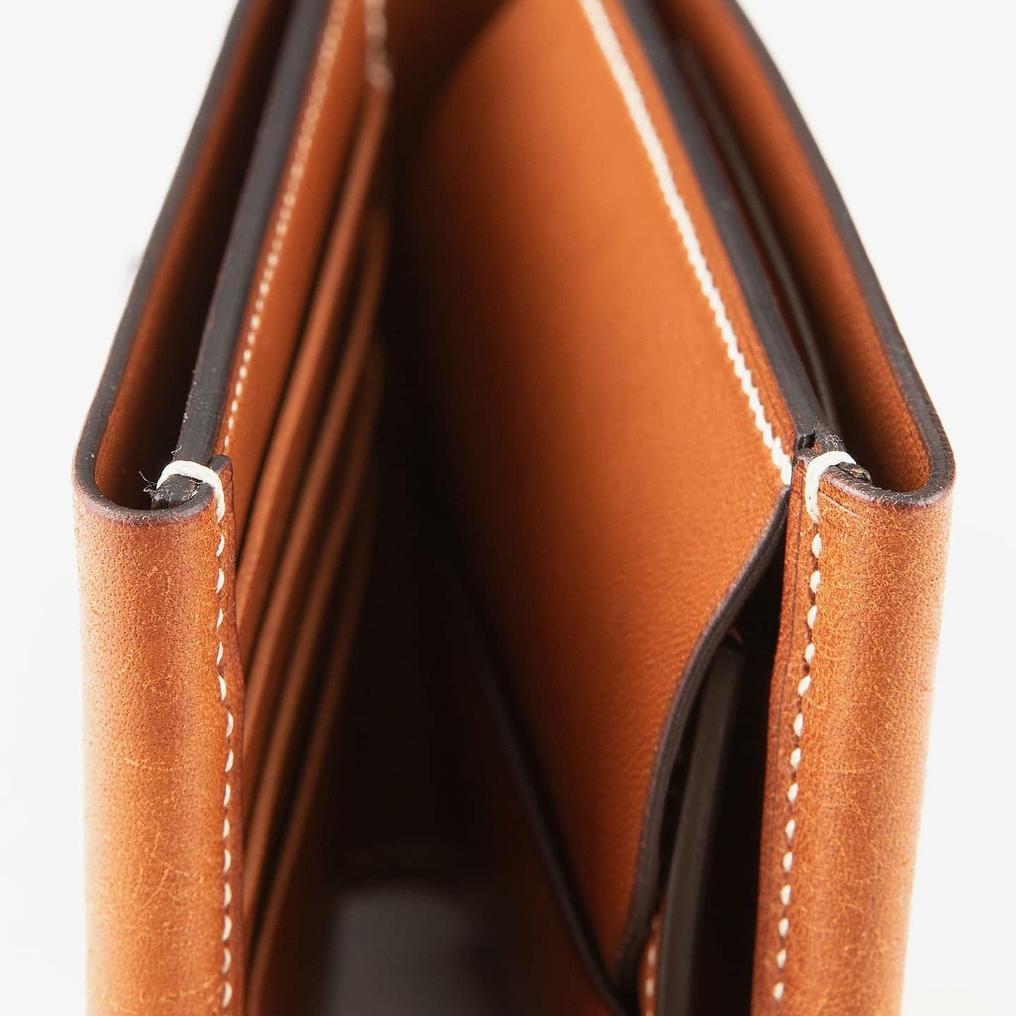 【新品】未使用　イタリア製革ルイフェロー2つ折り財布 イタリア産【プエブロレザー】を使った極薄、極小の二つ折り財布