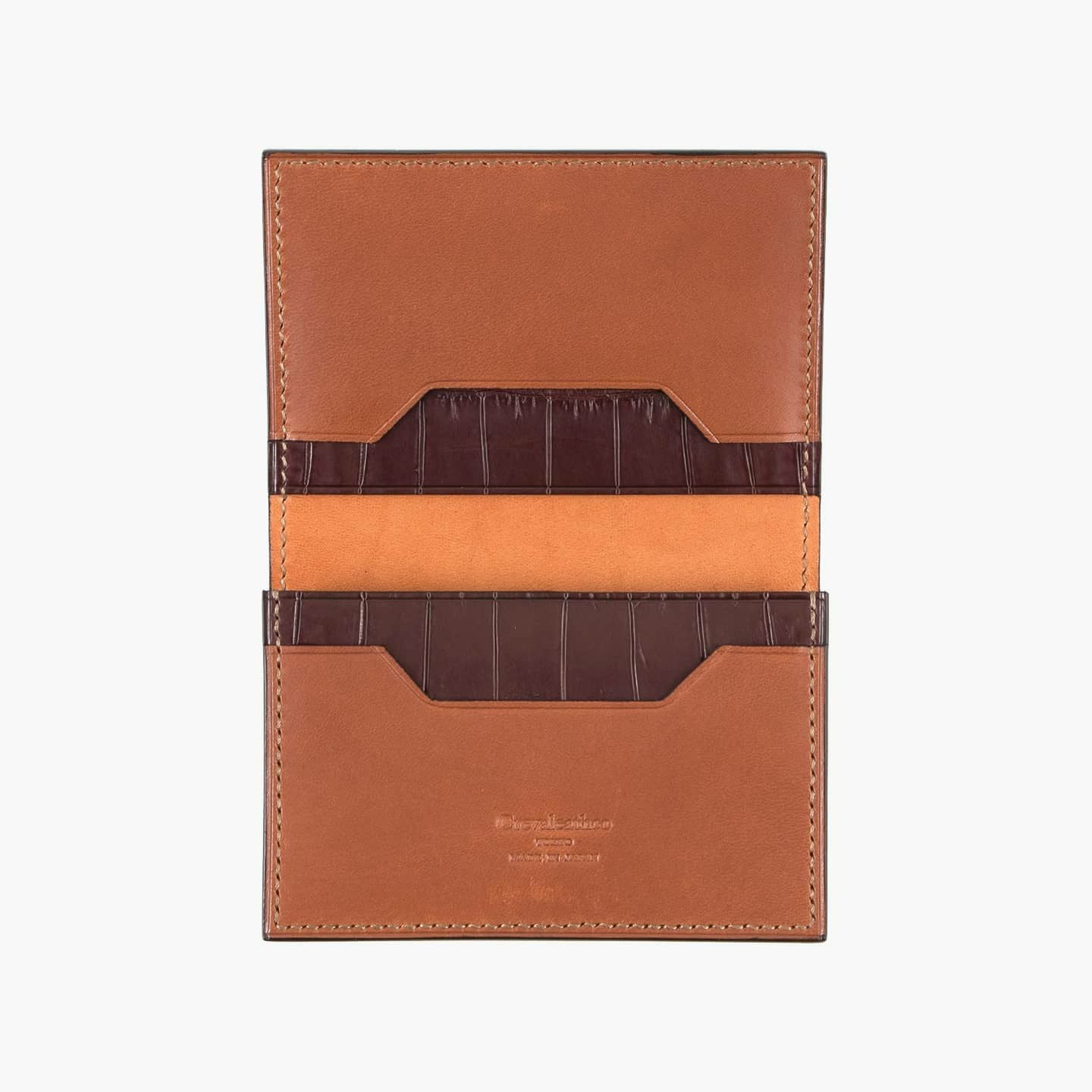 外装（ブリランテ）：Brown、内装（ブリランテ）：Brown、カード段装飾（クロコダイル）：Bordeaux