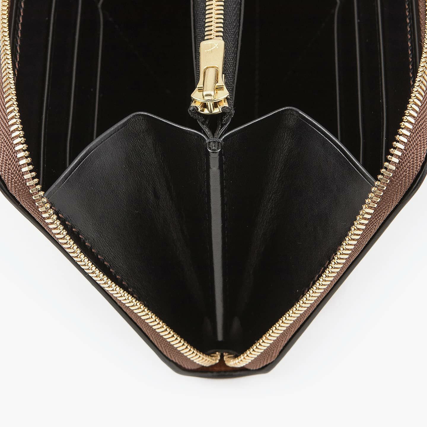 外装（コードバン）：Dark Brown、内装（ブリランテ）：Black、ファスナー：Gold