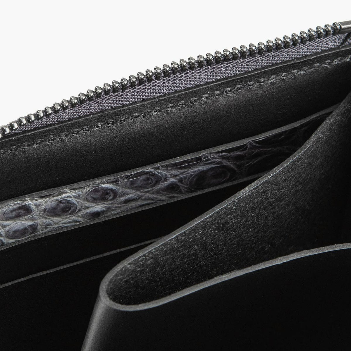 外装 & 内装装飾（クロコダイル）：Gray／ 内装（牛革）：Black