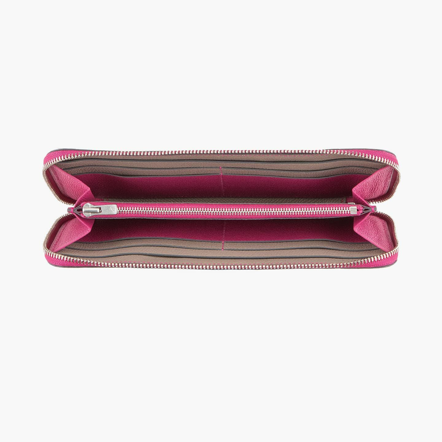 外装（ダービー）：Fuchsia、内装 カード段上（ダービー）：Tourterelle、内装（ダービー）：外装（ダービー）と同色、糸色：Magenta、ファスナー 金具：Silver ／ テープ：Fuchsia Pink