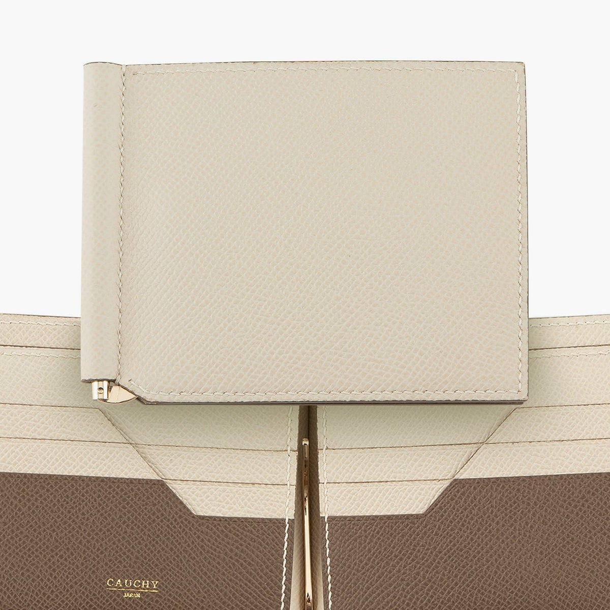 外装・内装（ダービー）：Ivory、内装装飾（ダービー）：Etoupe、糸色：Natural、金具：Gold