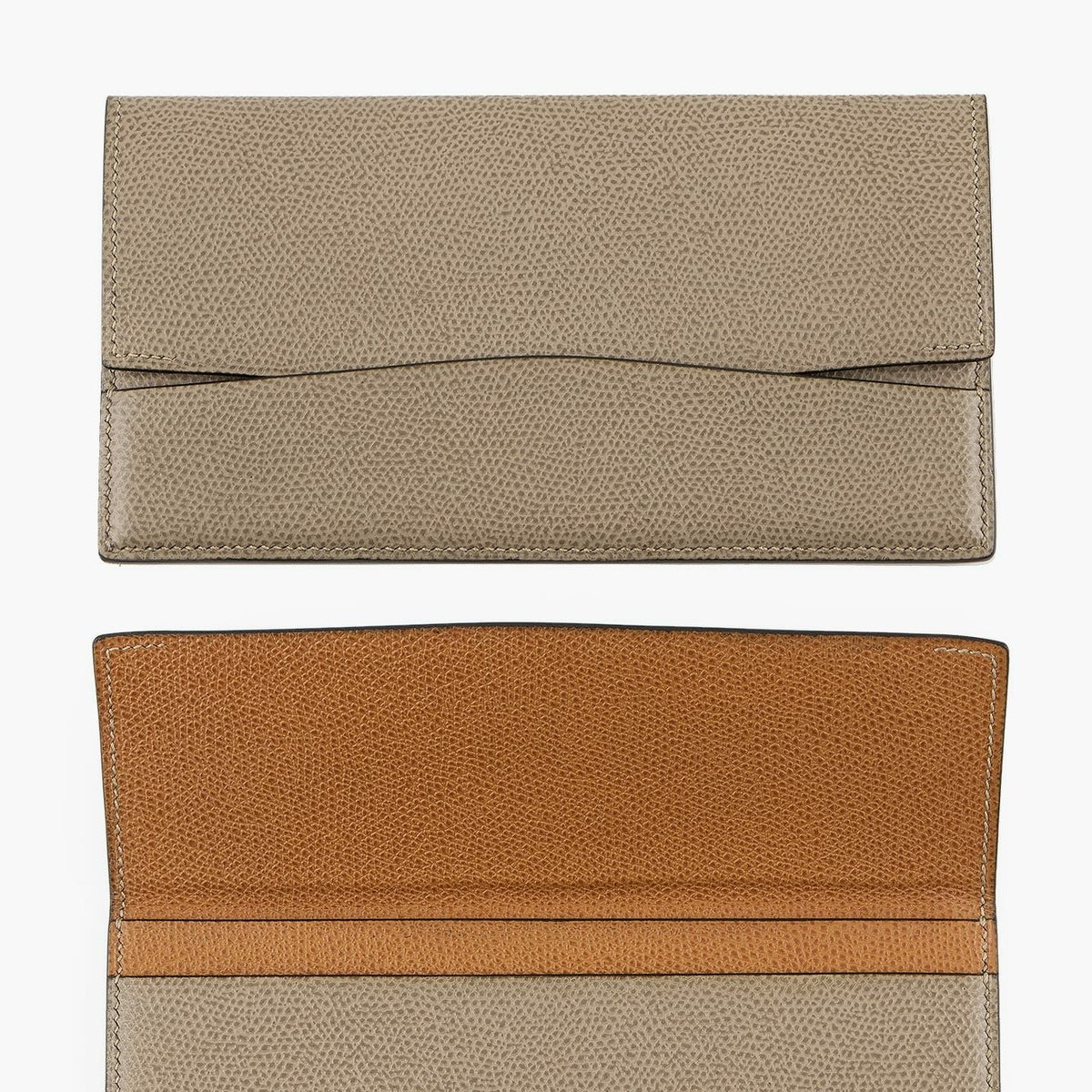 外装（ドーフィン）：Oyster Gray、内装（ドーフィン）：Camel