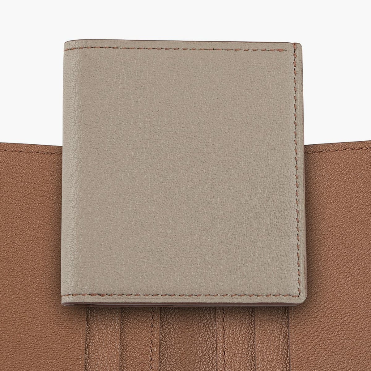 外装（シェーブル）：Beige、内装（シェーブル）：Camel(Gold)、糸・コバ色：内装と同系色