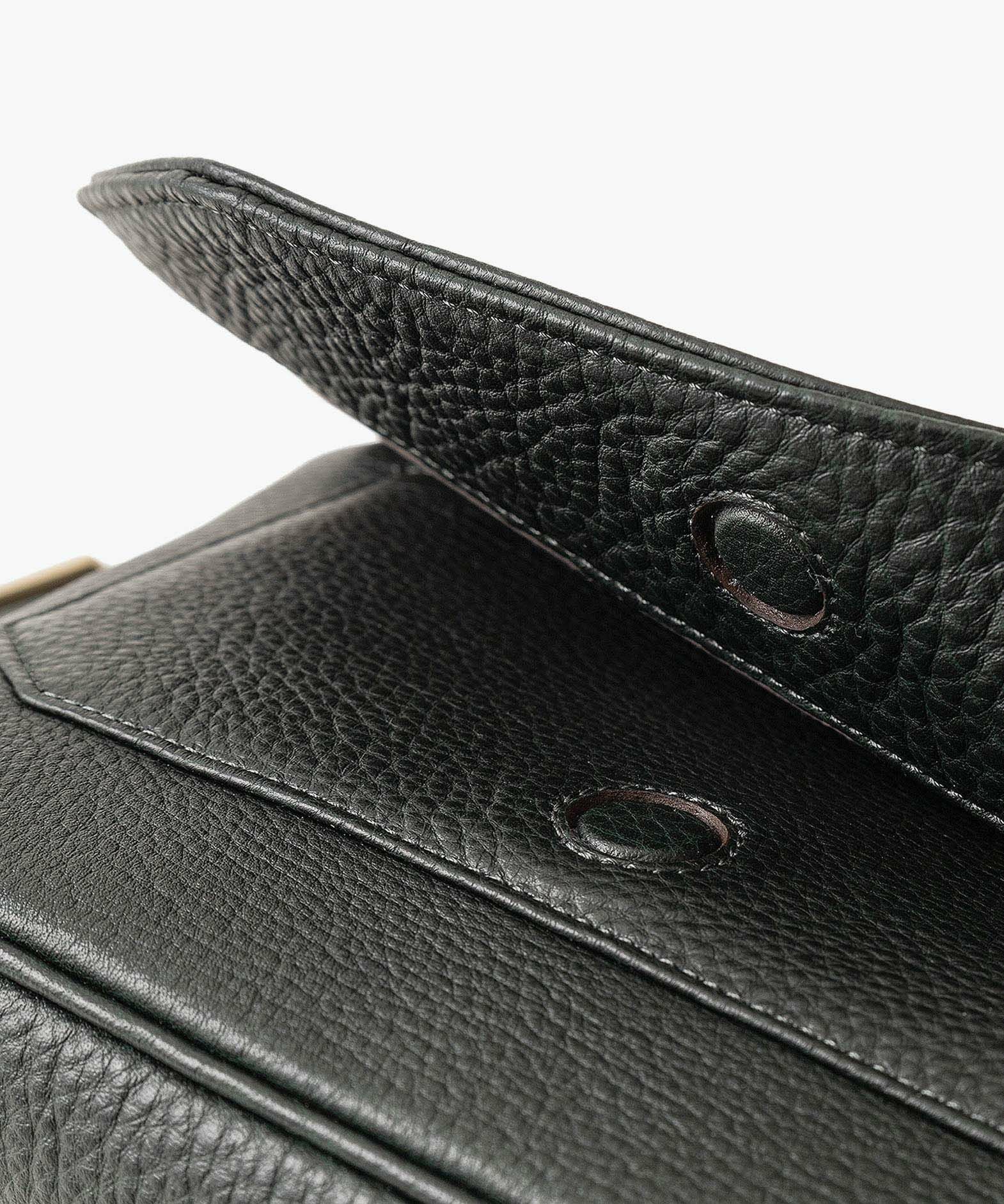 極美品 現行●ETiAM Liberty ボディバッグ 姫路レザー カーキ系 シェーブル ボディバッグ“Liberty” | 大人のバッグ・財布・ ボディ