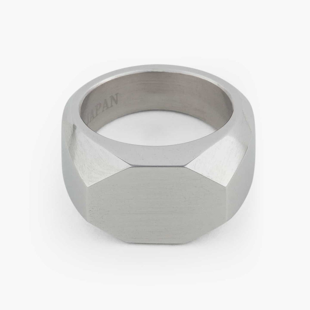 ※リング内側の刻印は以前とものとなり、掲載写真とは異なります。実際は新しいロゴと金属名が入ります。