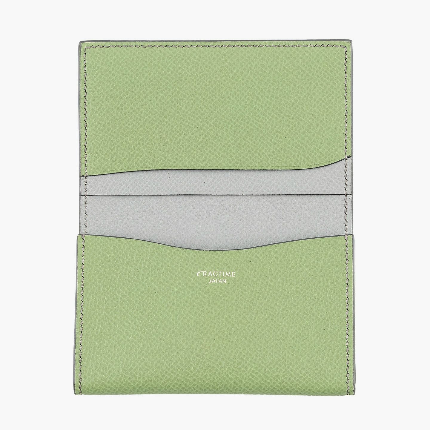 外装（ダービー）：Pistache、内装装飾（ダービー）：Ice Gray、糸色：Seagull Ash 、ロゴ箔押し：Silver