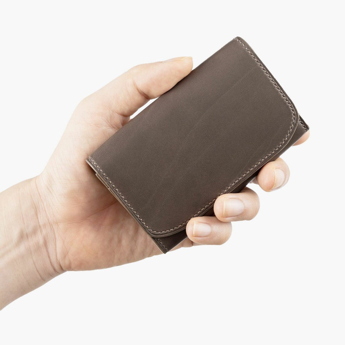 外装（ノヴォナッパ）：Gris Stone、内装（ツェルマット）：Noir