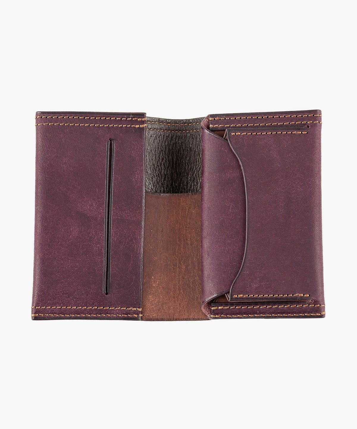 外装（プエブロ）：Prugna、内装装飾（プエブロ）：Tabacco、糸色：Brown