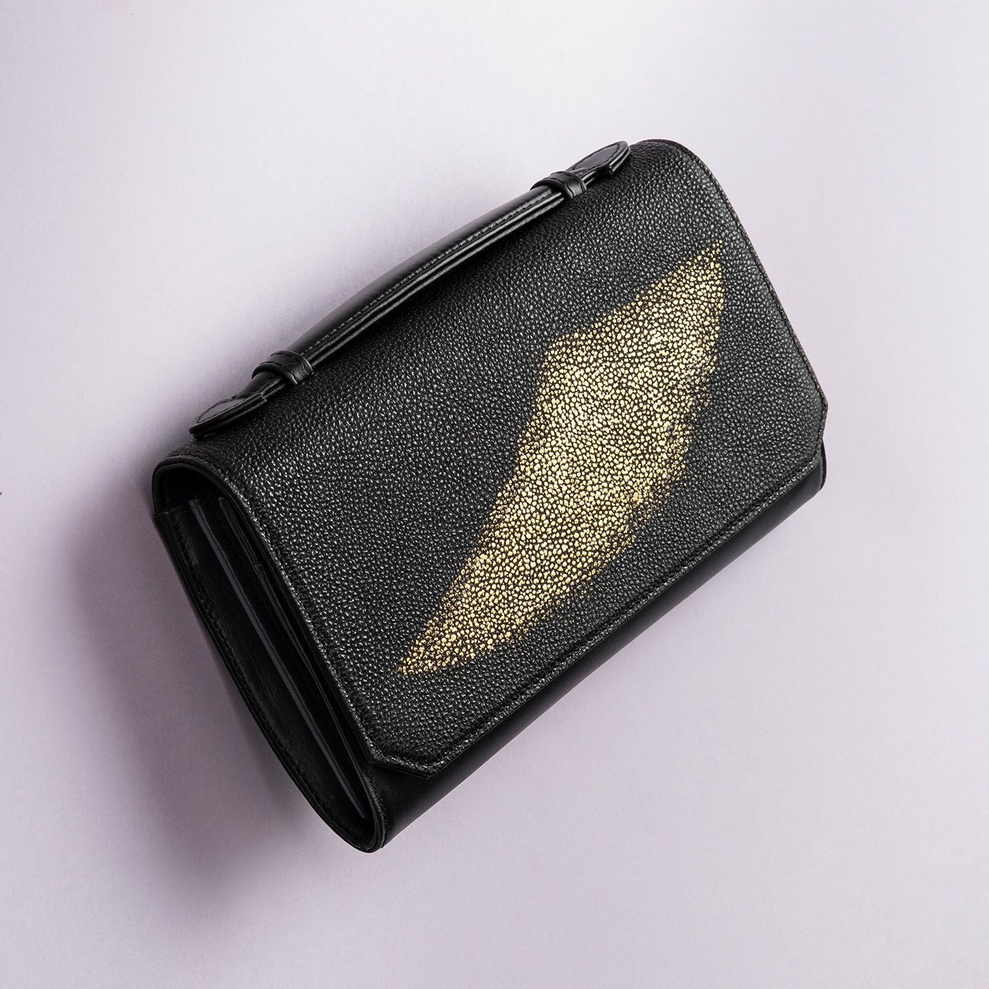 黒桟革 3Wayクラッチバッグ “feather” | 大人のバッグ・財布