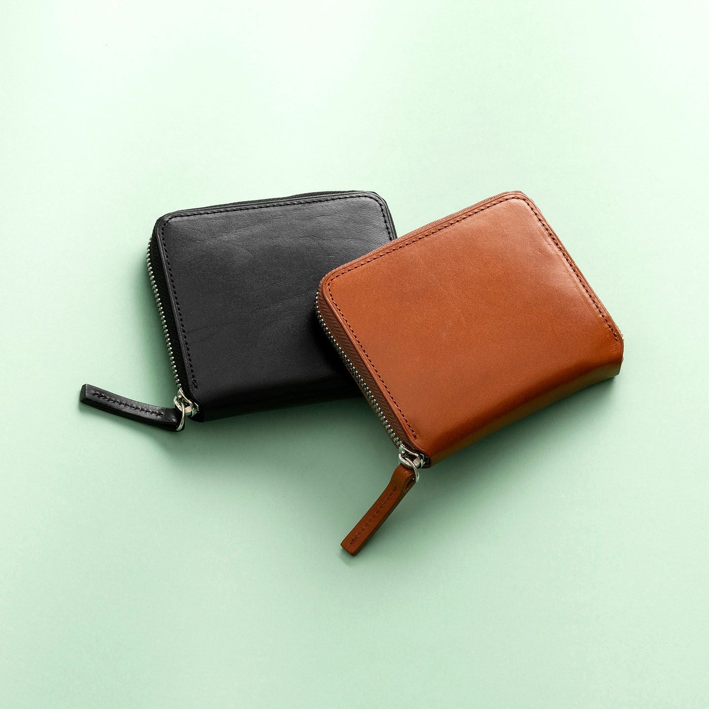 未使用品✨russet ラウンドフラップミニウォレット モカ　三つ折り russet（ラシット） 財布 シンプルプラスミニウォレット レディース