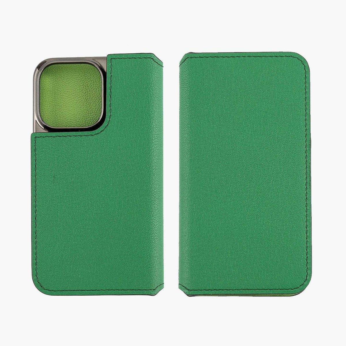 iPhoneの機種：iPhone 15 Pro、外装（シェーブル）：Green（Vert Tendre）、外装（シェーブル）：Lime(Prairie）、フラップ（ホック式）：無、名入れ刻印（銀箔押し）：Mens Leather