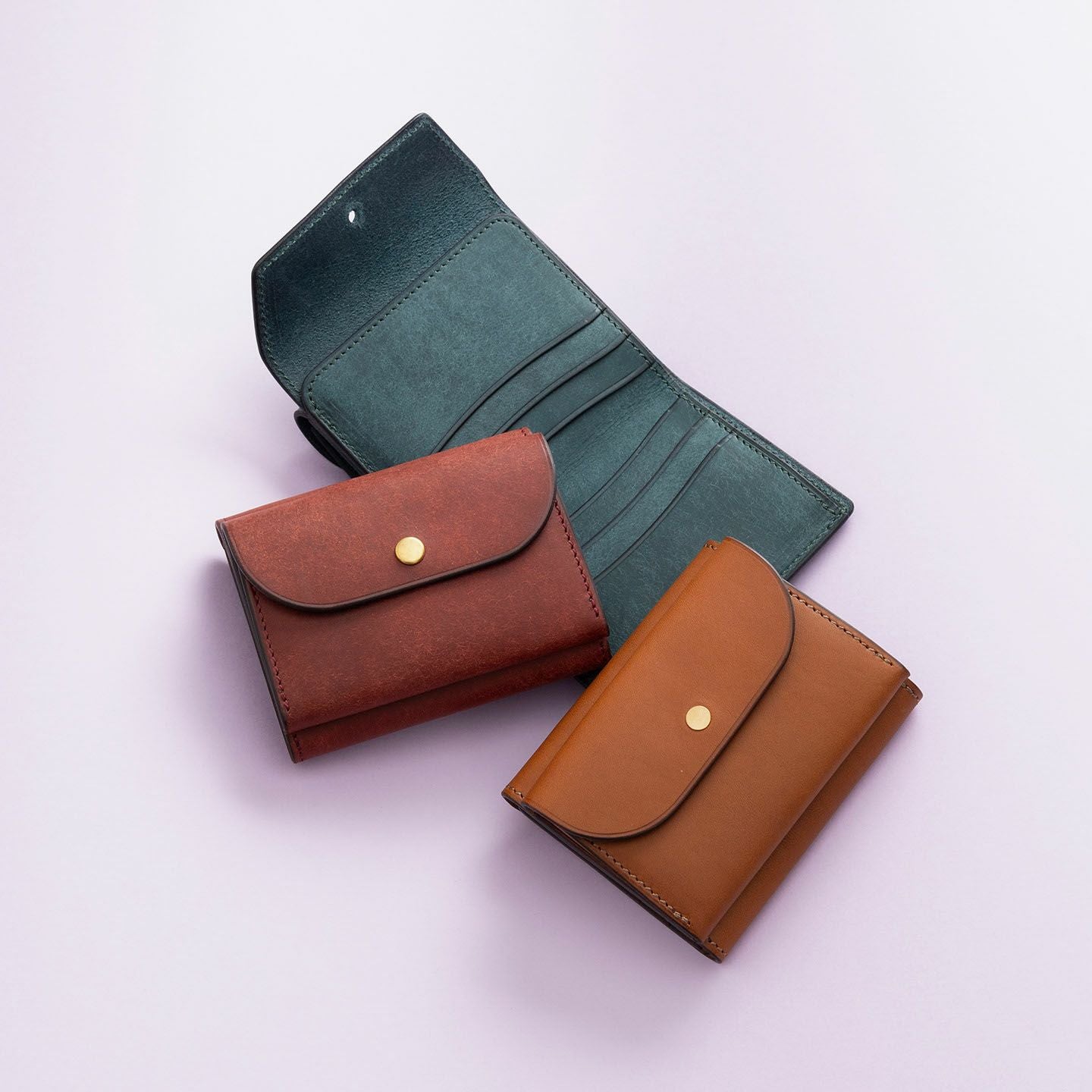 プエブロ or リスシオ 二つ折り財布“magic”