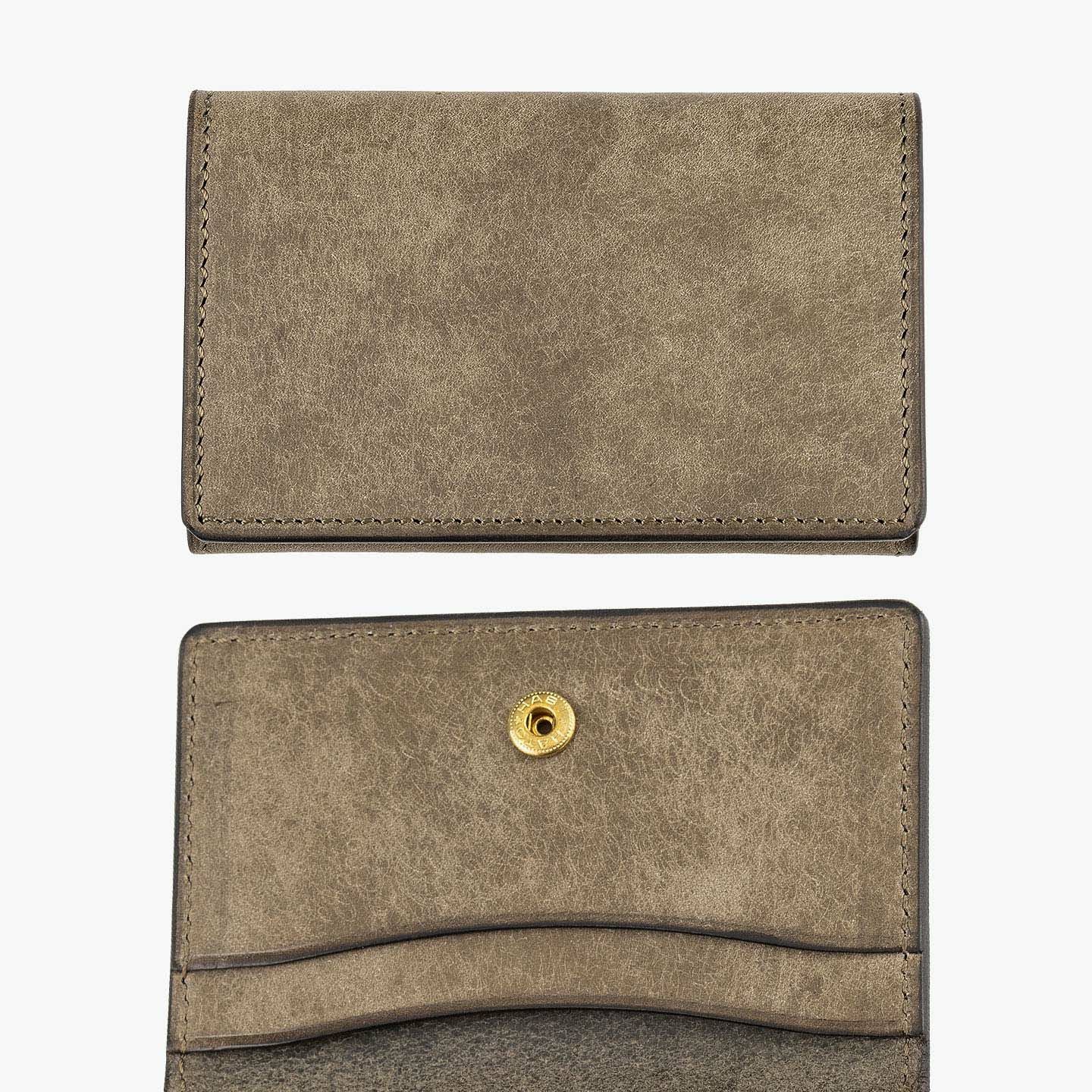 素材＆カラー（プエブロ）：Grigio、ホック有、外装背面のカードポケット無