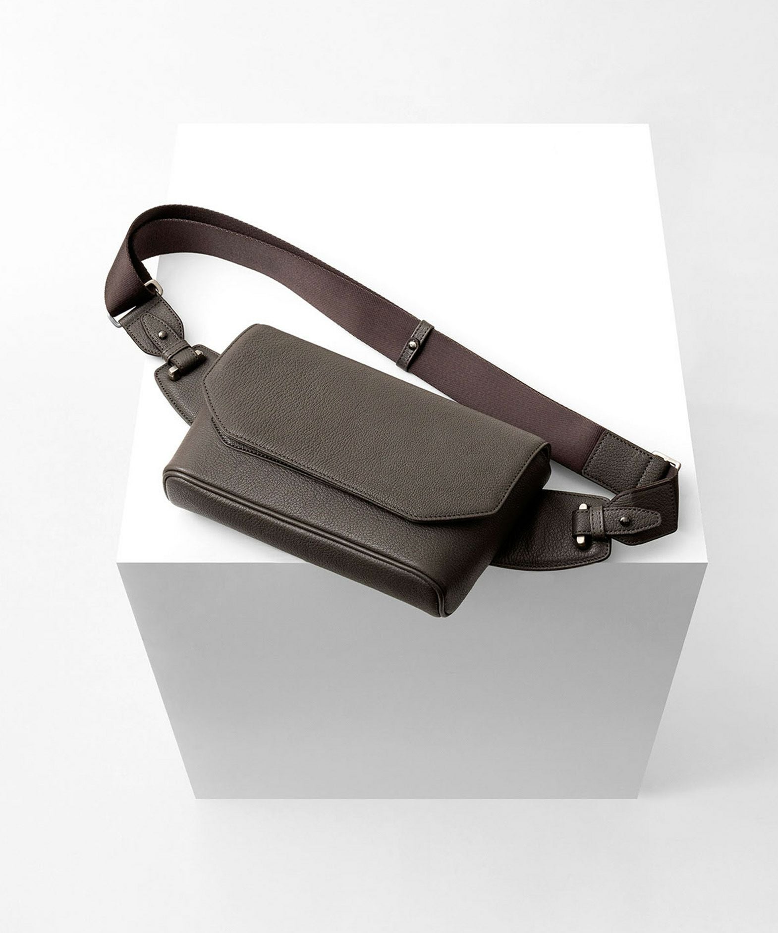 シェーブル ボディバッグ“Liberty”