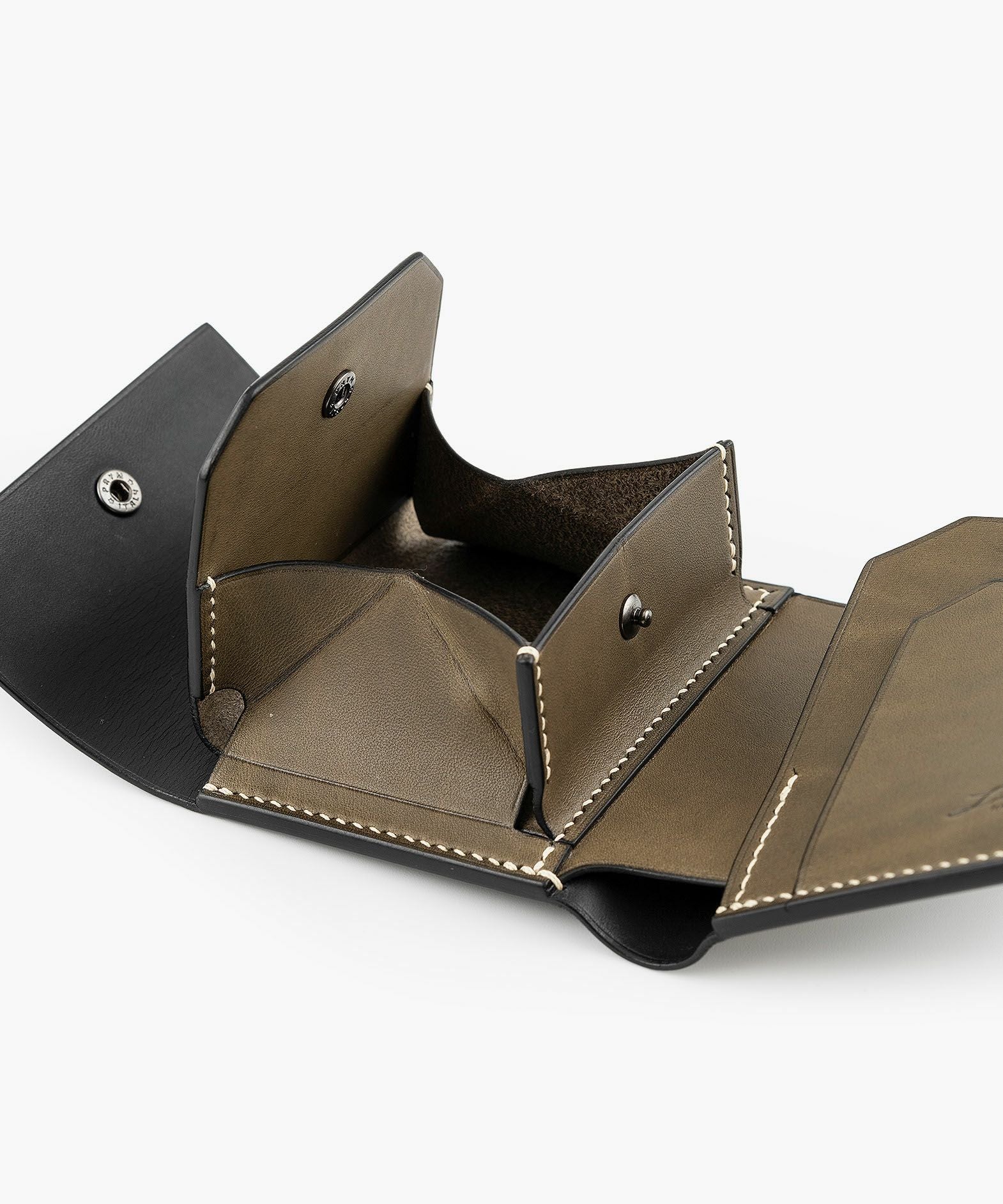 プエブロ × リスシオ コンパクト三つ折り財布 “Spina Type2” | 大人の