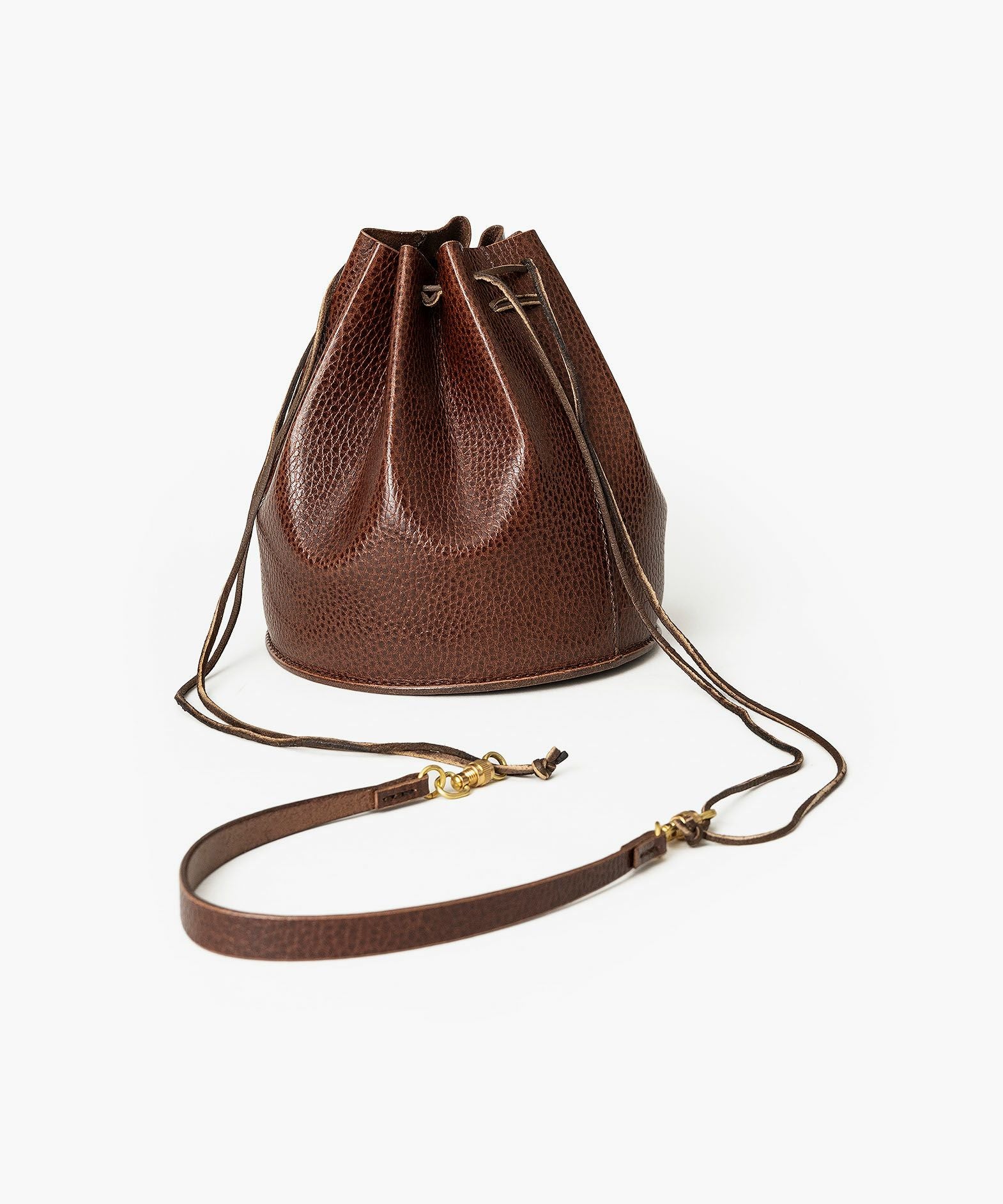 ※ATTACHMENT STRAPはオプションとなります。