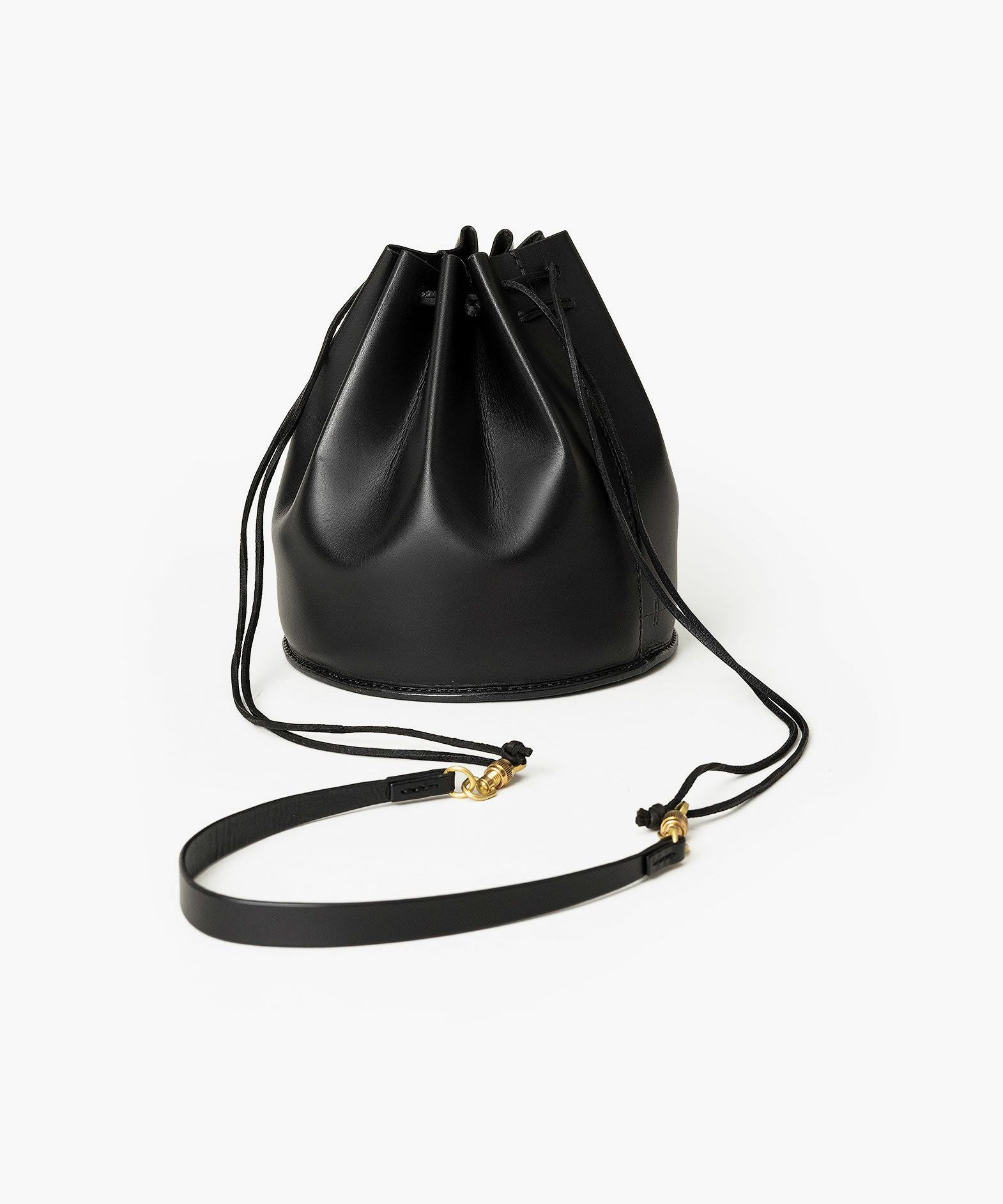 ※ATTACHMENT STRAPはオプションとなります。