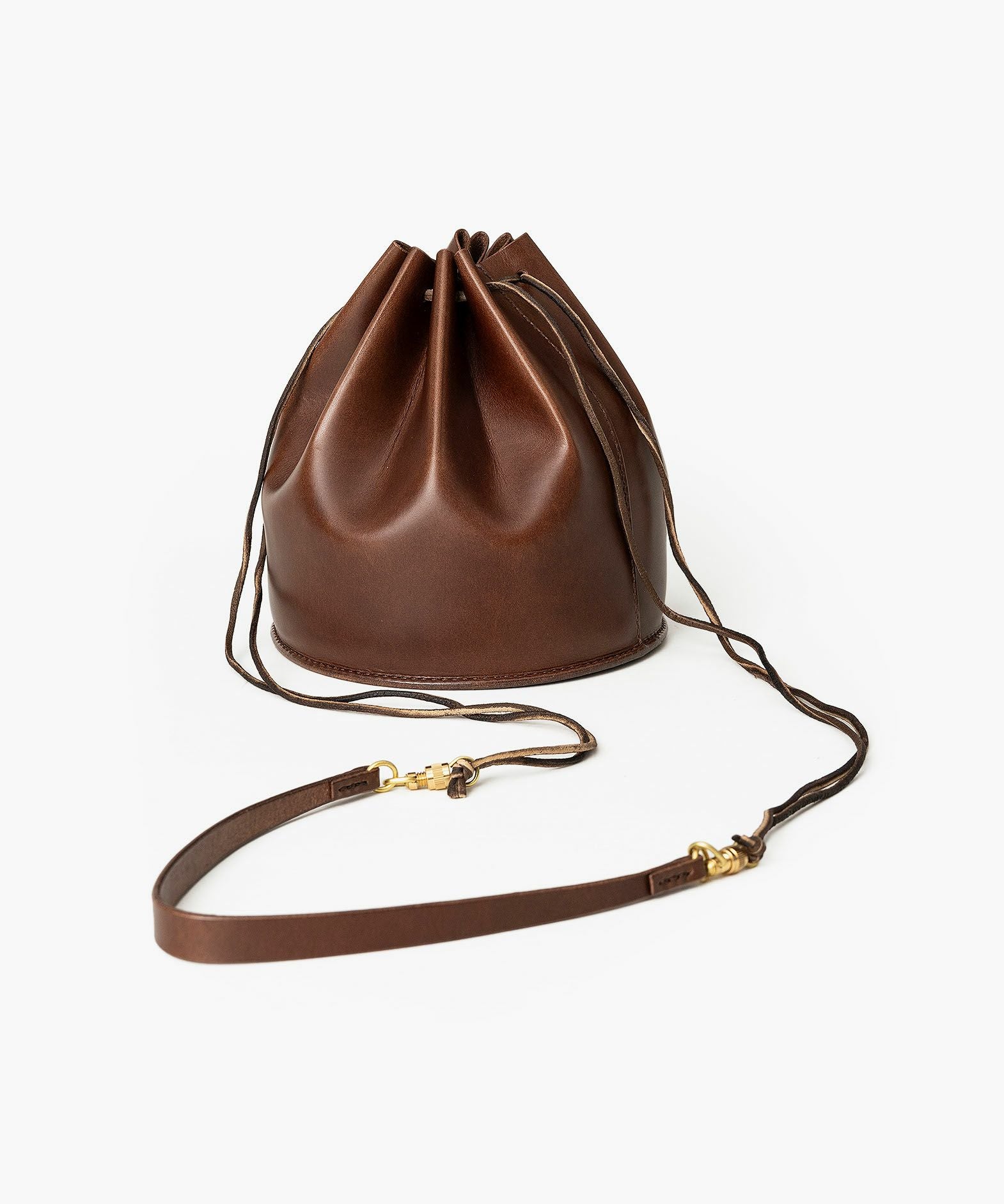 ※ATTACHMENT STRAPはオプションとなります。