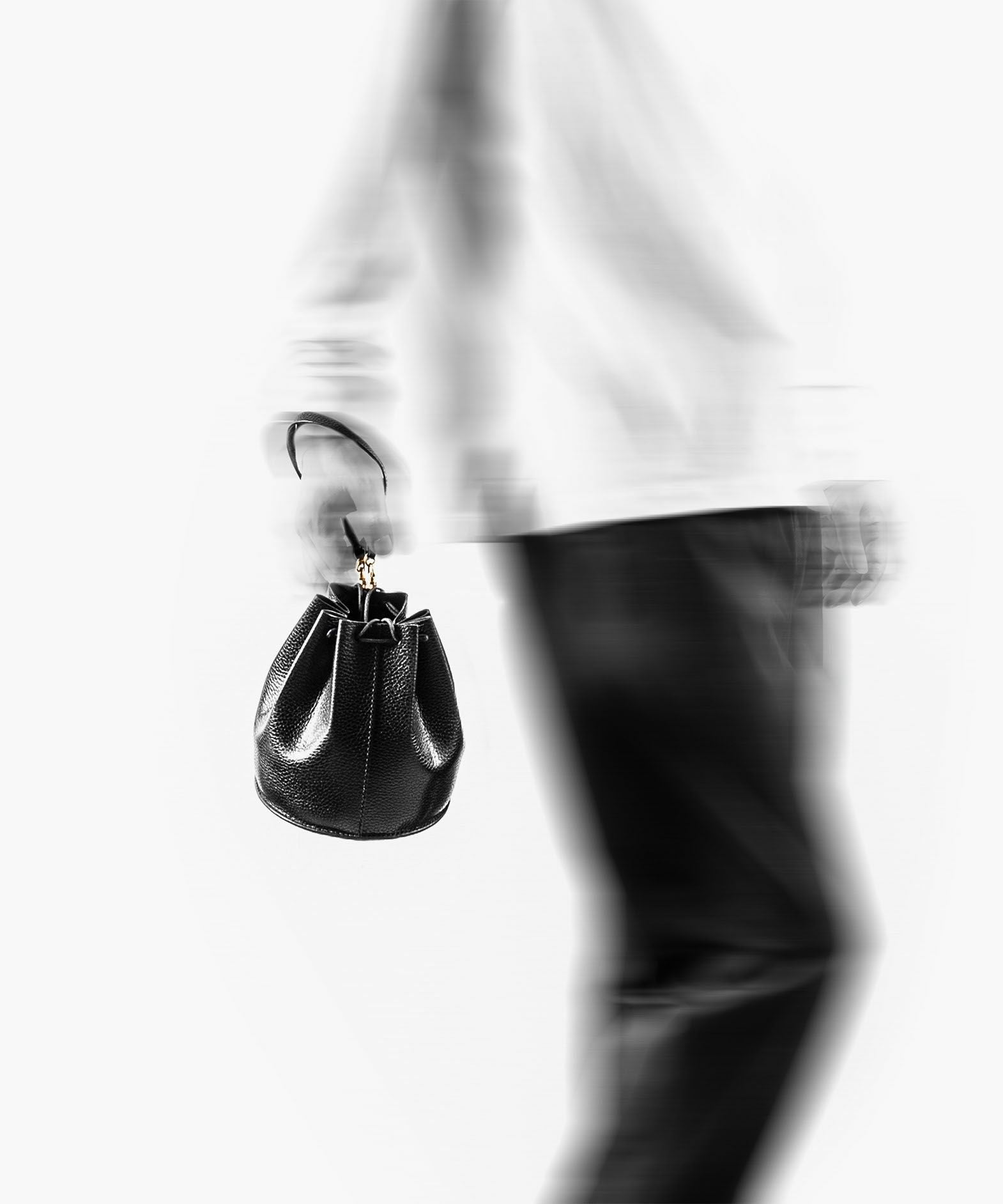 ※ATTACHMENT STRAPはオプションとなります。