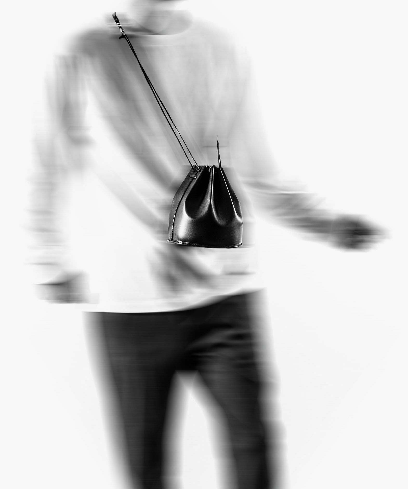 ※ATTACHMENT STRAPはオプションとなります。