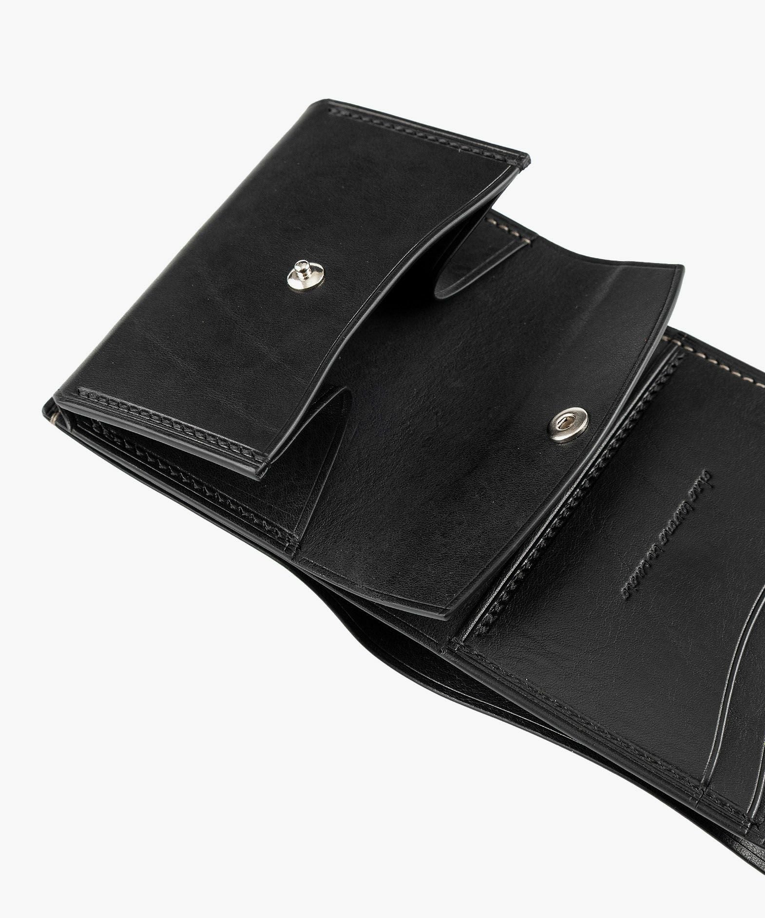 外装（リベルソ）：Gray、内装（リベルソ）：Black、カードスロットタイプ：スリム2ポケット、利き手：右利き用、くるみボタン＆ホック：Silver