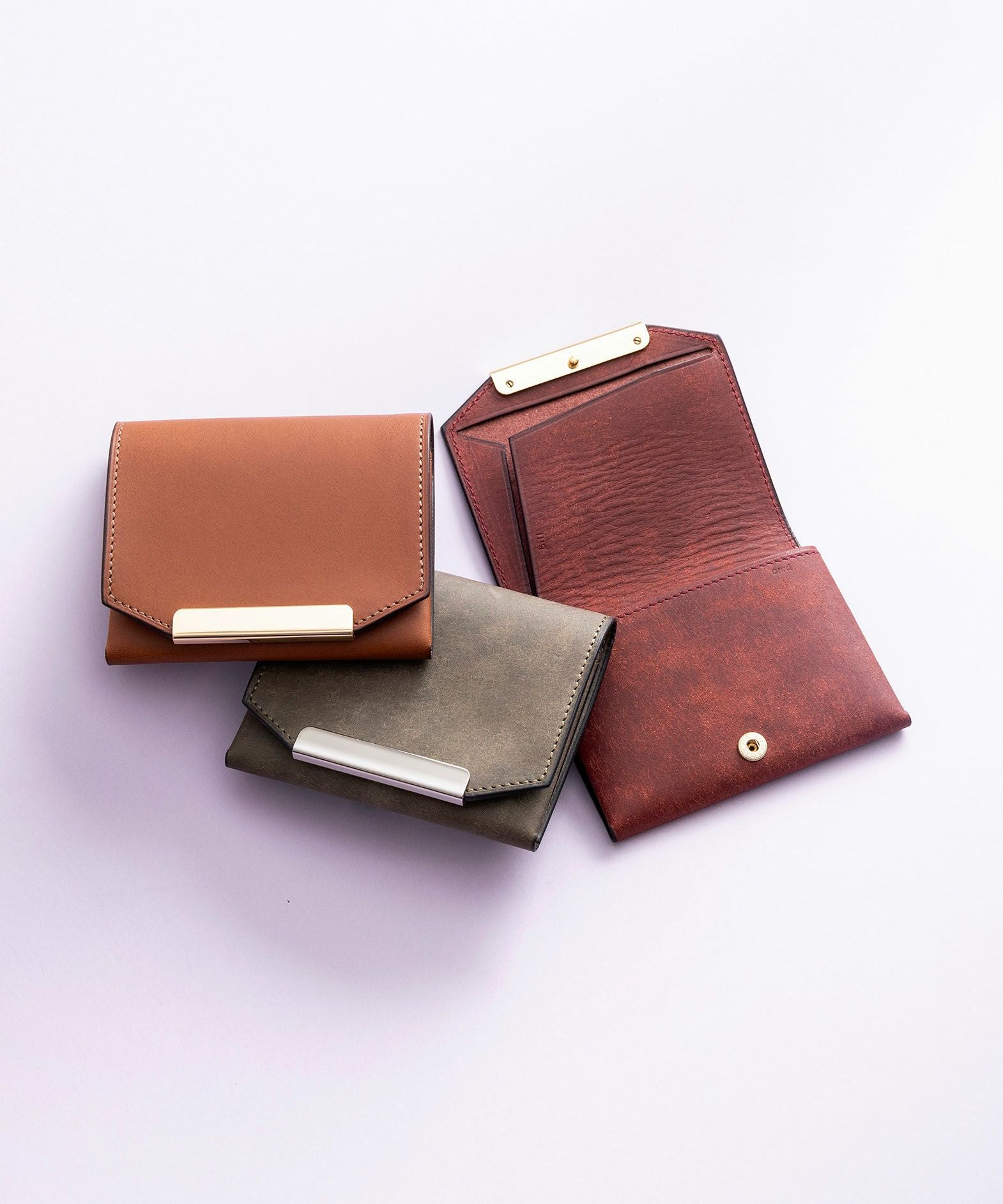 プエブロ or リスシオ コンパクト財布“お札まっすぐ 縁”