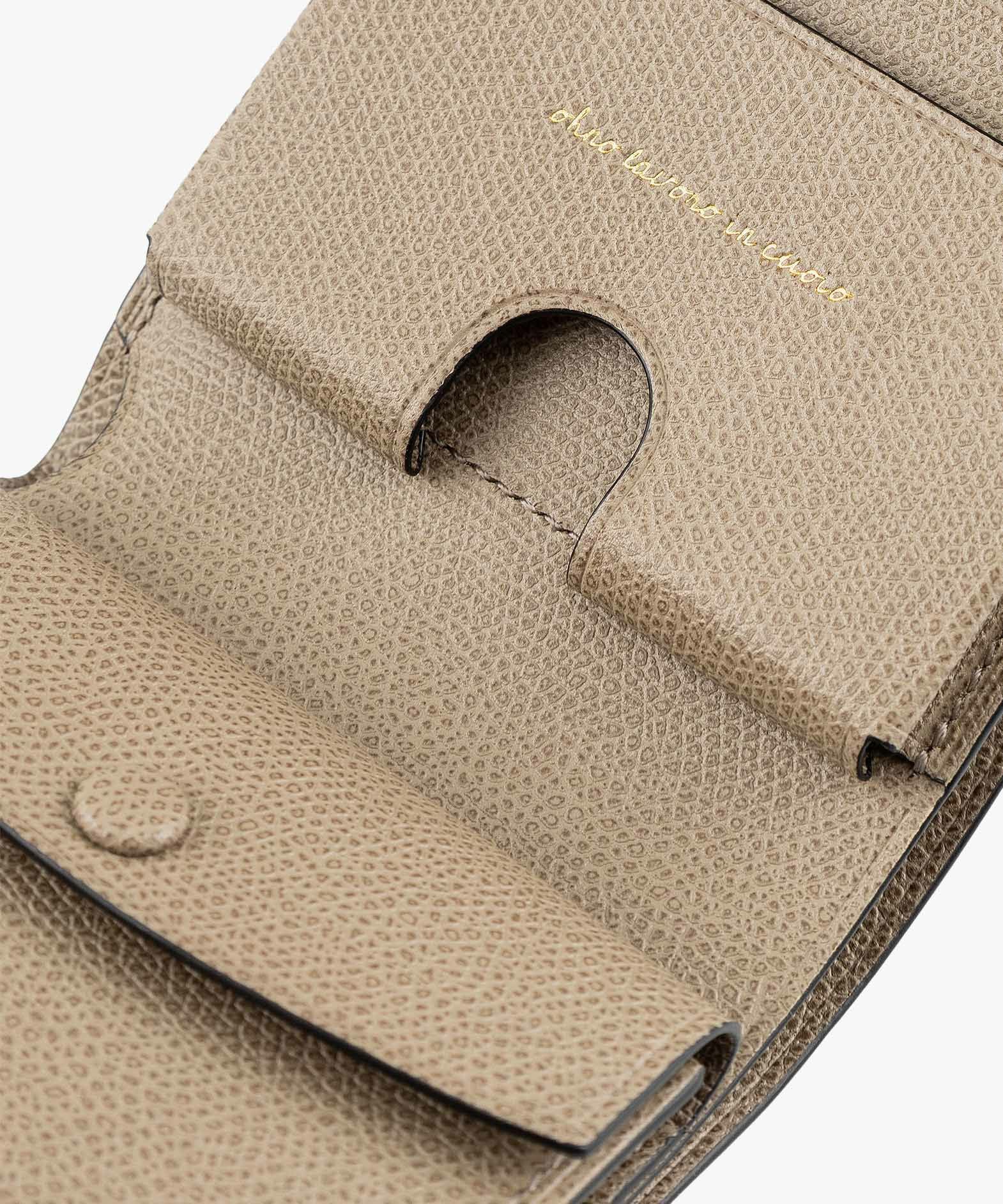 外装（ドーフィン）：Gray、内装（ドーフィン）：Oyster Gray、カードスロットタイプ：大容量1ポケット、利き手：右利き用、オコシ金具：Gold