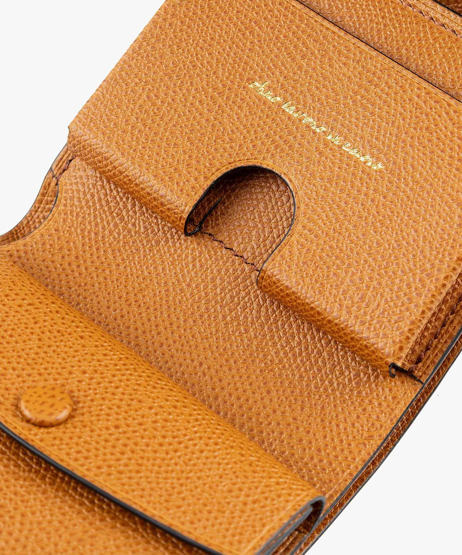 外装（ドーフィン）：Camel、内装（ドーフィン）：Camel、カードスロットタイプ：大容量1ポケット、利き手：右利き用、オコシ金具：Gold