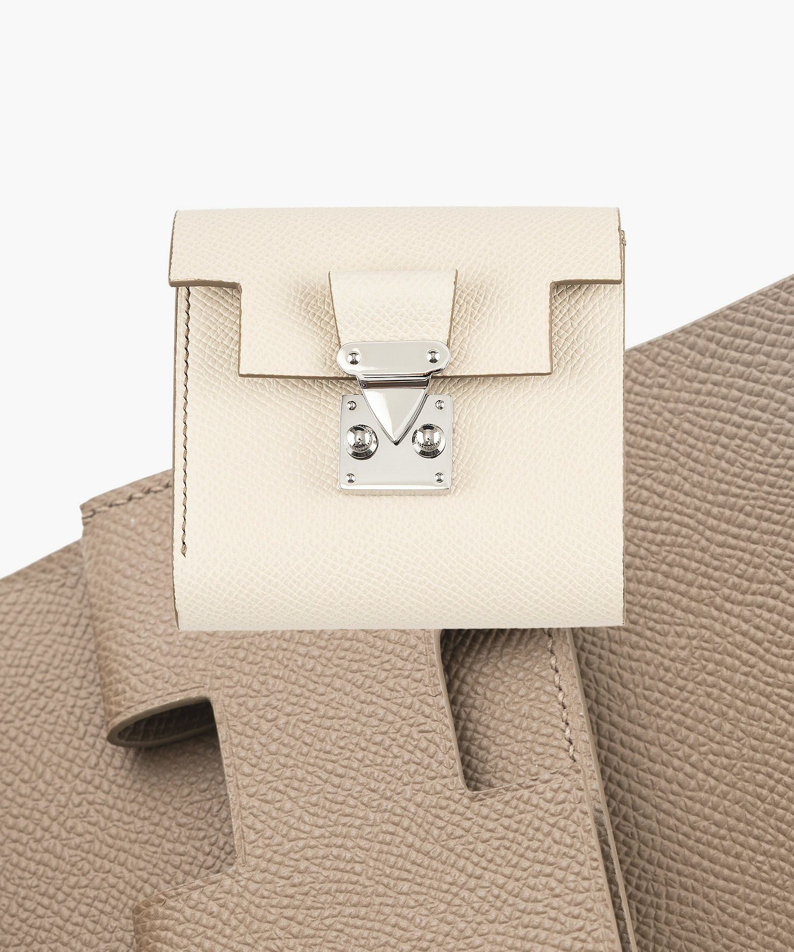 外装（ダービー）：Ivory、内装（ダービー）：Etoupe、糸色：Elepahnt Gray、金具：Silver、利き手：右利き用