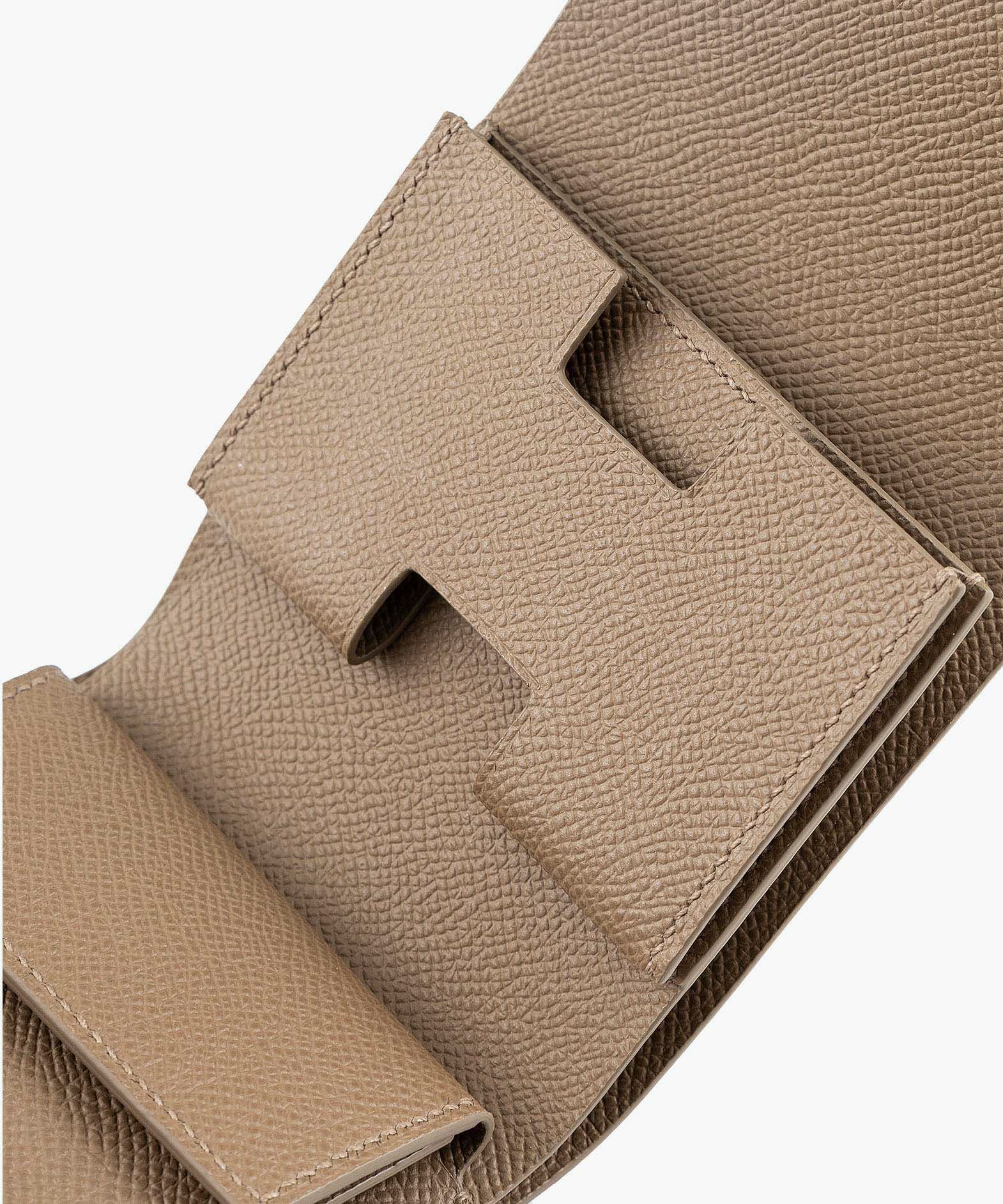 外装（ダービー）：Ivory、内装（ダービー）：Etoupe、糸色：Elepahnt Gray、金具：Silver、利き手：右利き用