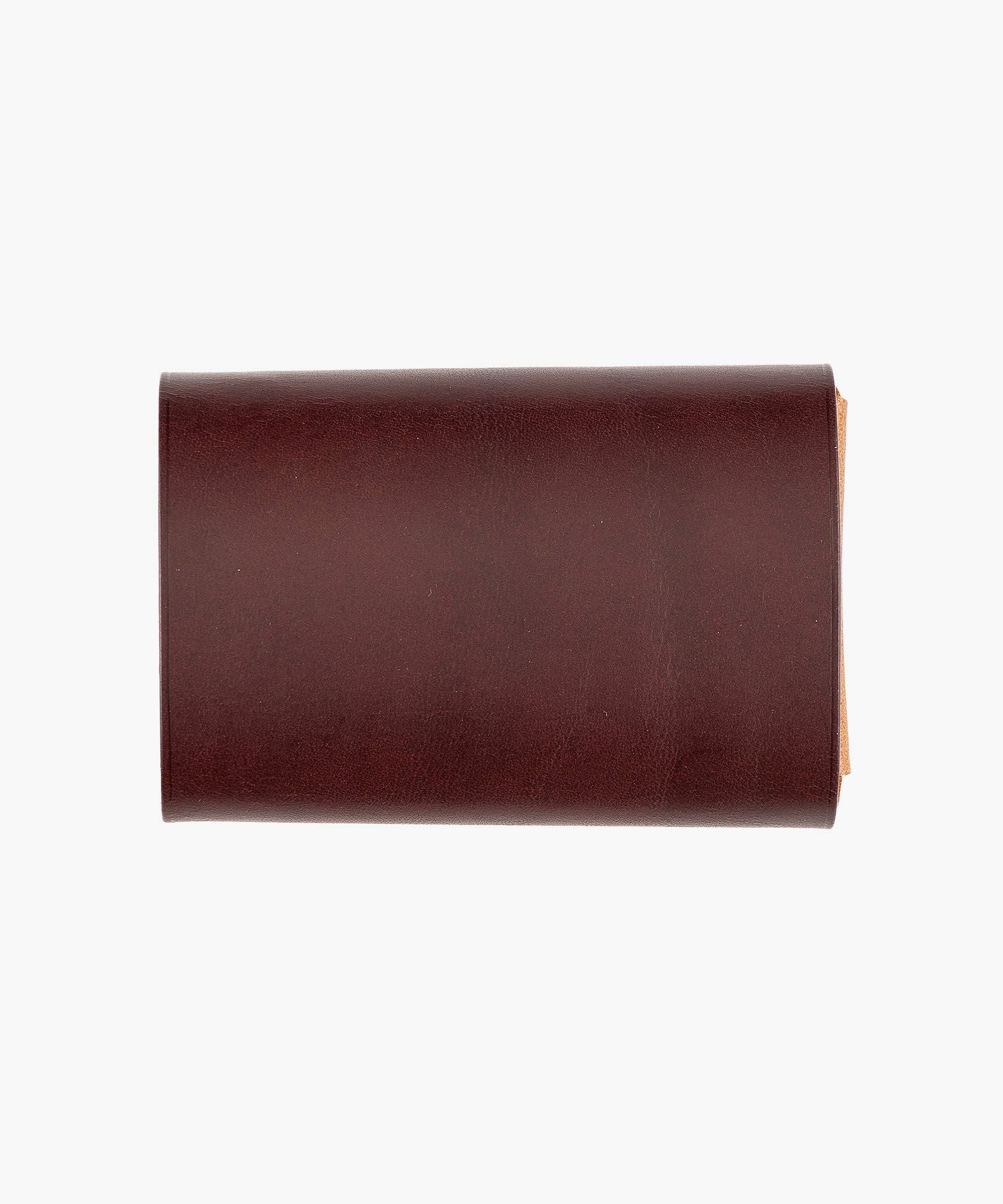 外装（ブッテーロ）：Wine、内装（ブッテーロ）：Camel、糸色：外装と同系色、金具：Gold