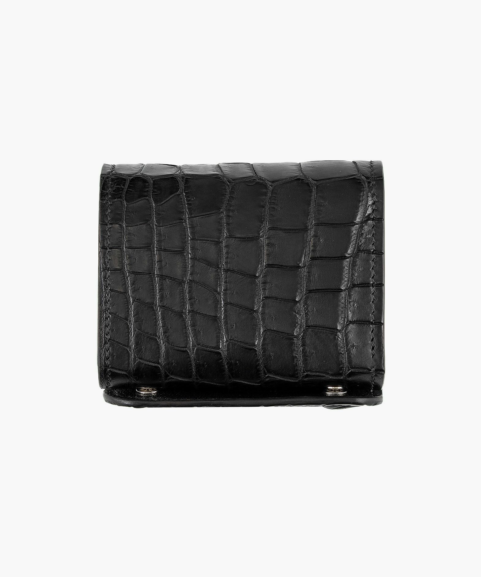 外装（ポロサス）：Black、糸色：Black、ホック：Silver、内装裏張り（ブルガロ）：Black、内装（シェーブル：Black、内装装飾：あおり式カードポケット＆コインケースフラップの両方