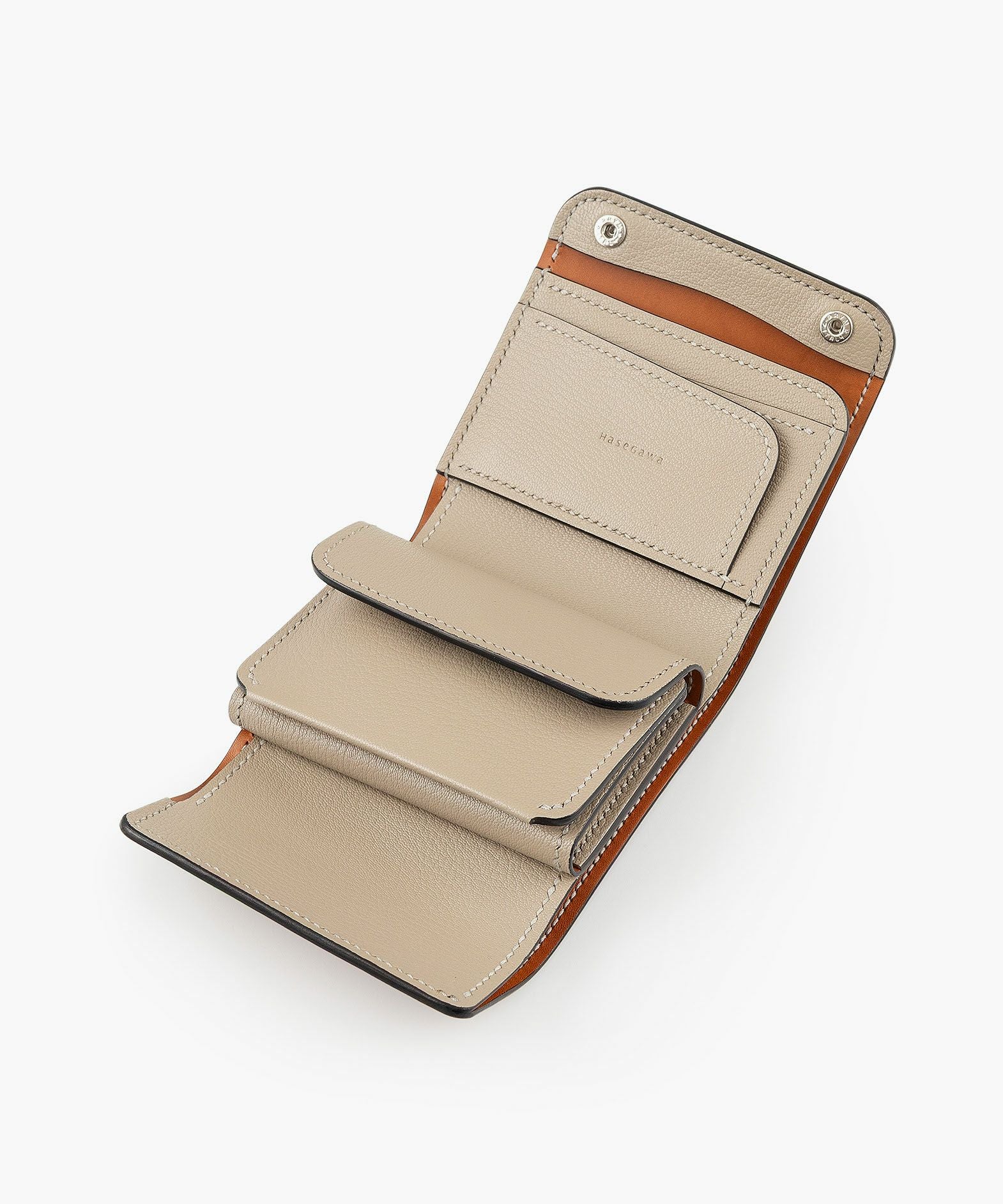 外装（シェーブル）：Camel、内装（シェーブル）：Camel、内装裏張り（ブルガロ）：Cognac、糸色：Gray、ホック：Silver