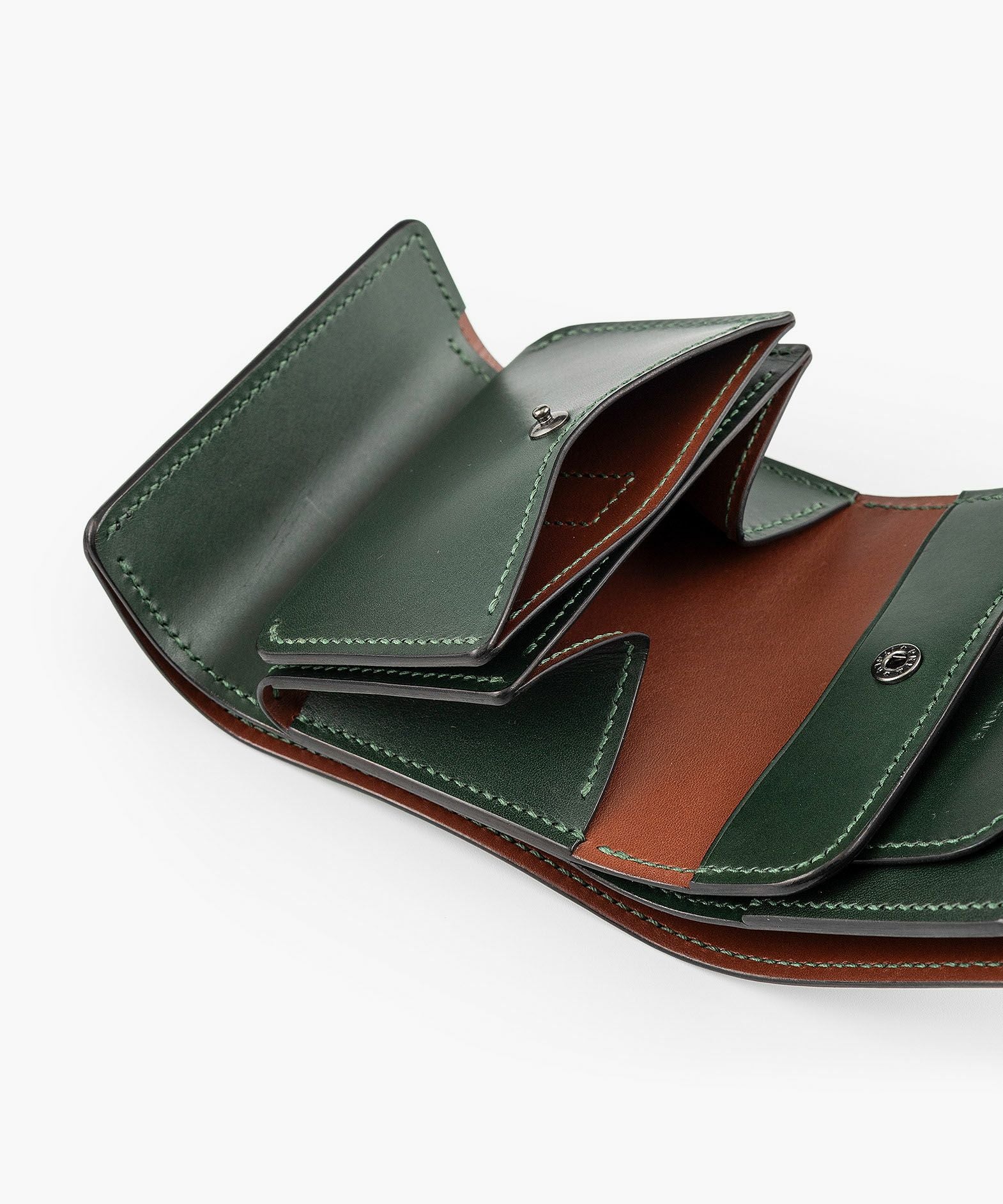 ブルガロ “Valtina” | 大人のバッグ・財布・ ミニウォレット など拘り