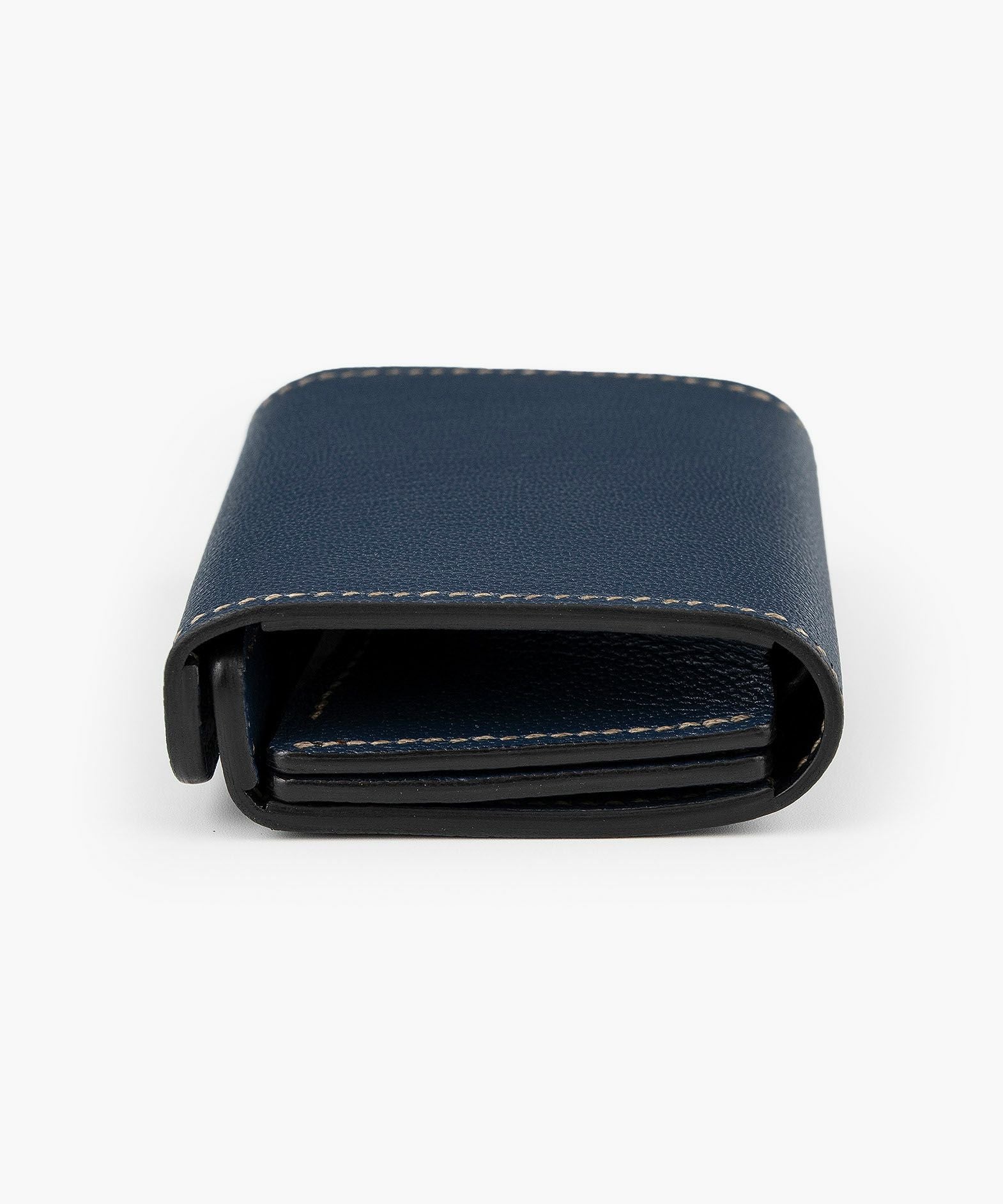 外装（シェーブル）：Navy、内装（シェーブル）：Navy、内装裏張り（ブルガロ）：Black、糸色：Khaki、ホック：Black