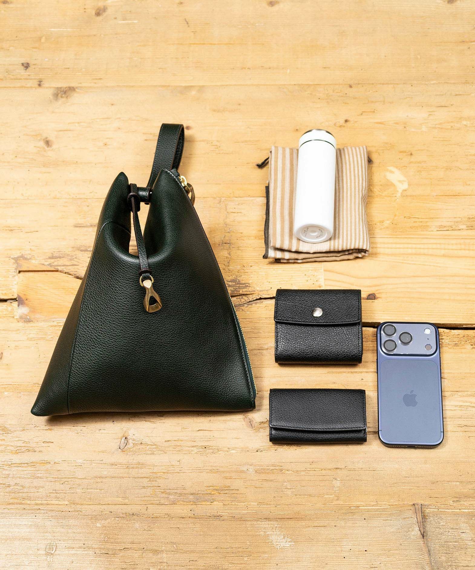 トライアングルポーチ“Prism” | 大人のバッグ・財布・ 巾着バッグ など