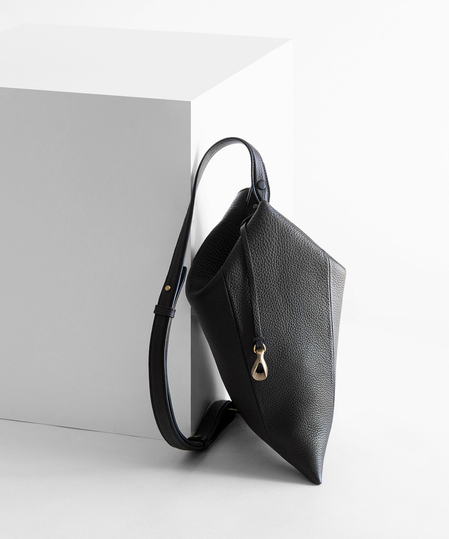 トライアングルショルダー“Vertex”