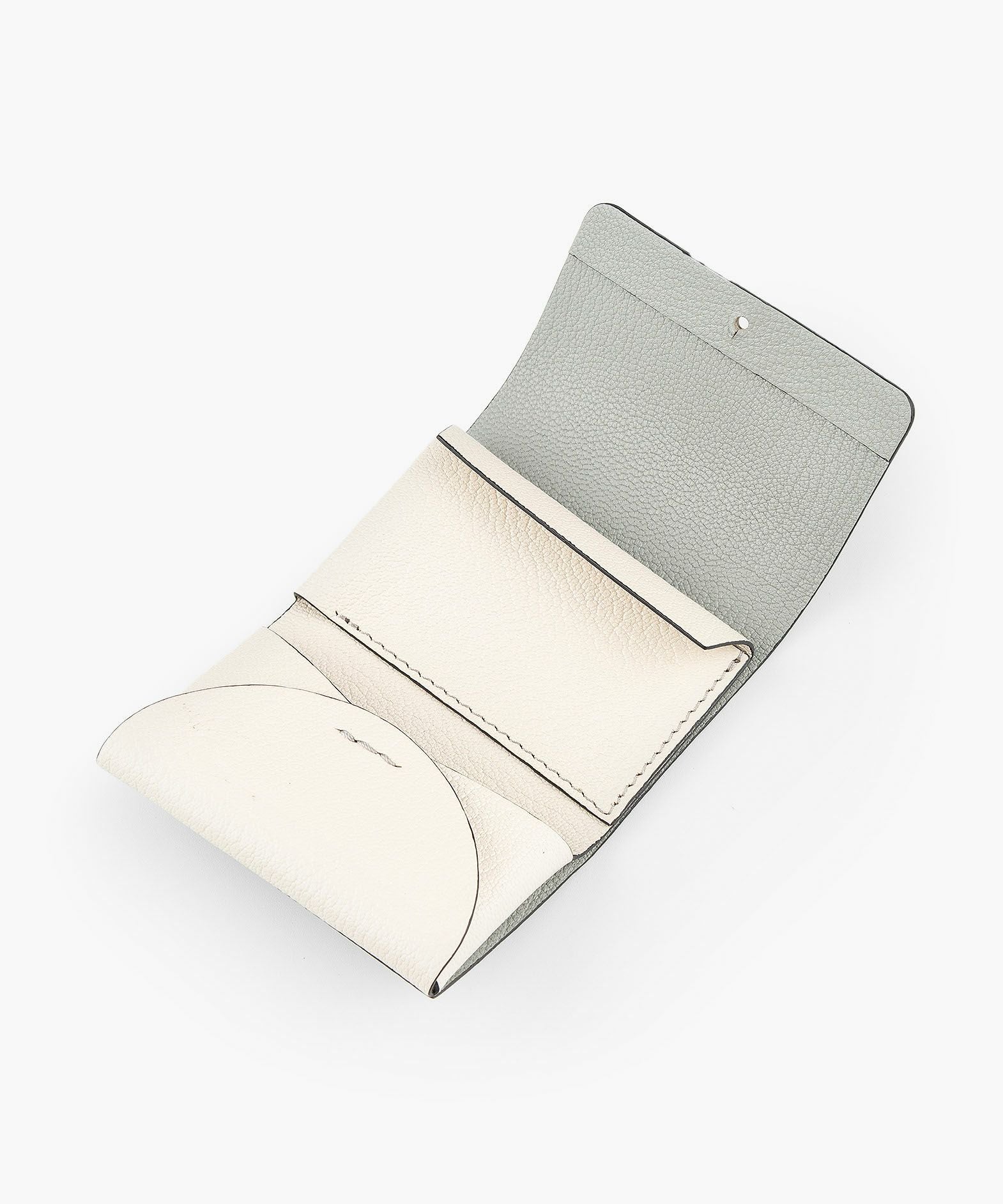 外装（シェーブル）：Gray、内装（シェーブル）：Ivory、糸色：外装と同系色、金具：Silver