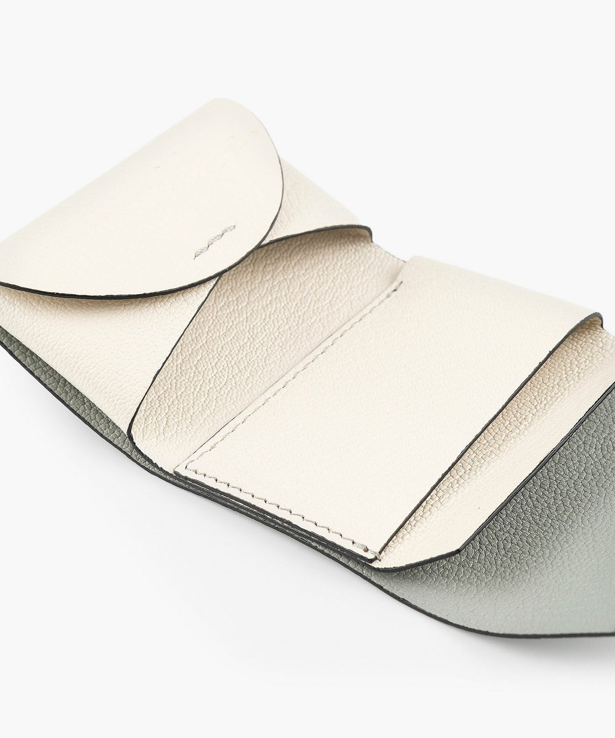 外装（シェーブル）：Gray、内装（シェーブル）：Ivory、糸色：外装と同系色、金具：Silver