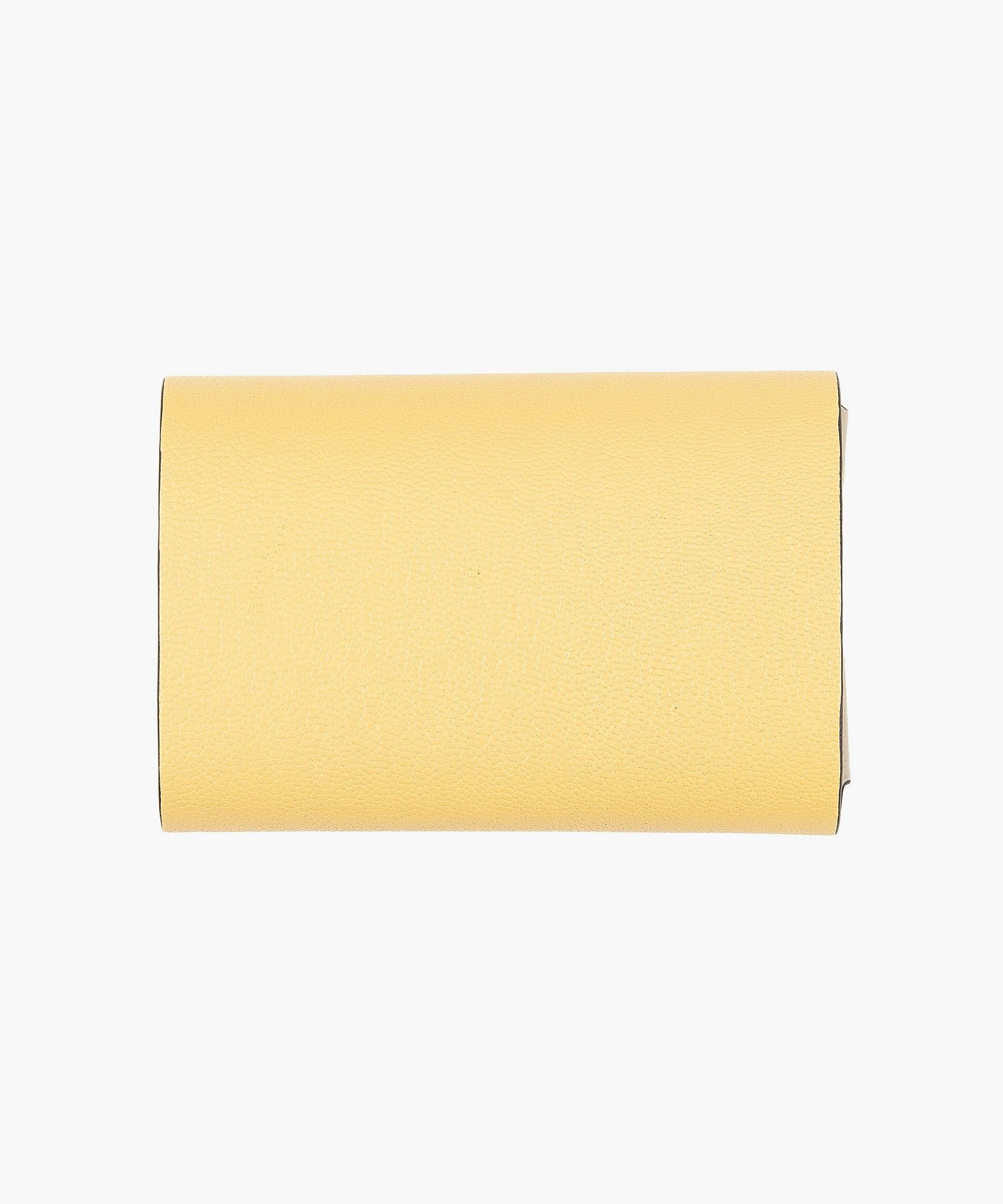 外装（シェーブル）：Light Yellow、内装（シェーブル）：Beige、糸色：内装と同系色、金具：Gold