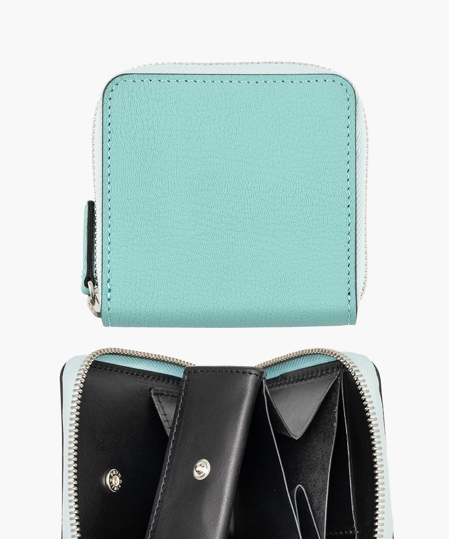 外装（シェーブル）：Tiffany Blue、内装（ブッテーロ）：Black、金具：Silver