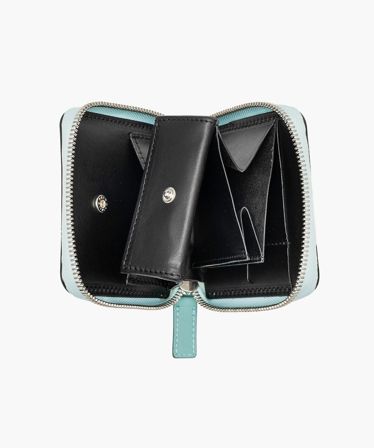 外装（シェーブル）：Tiffany Blue、内装（ブッテーロ）：Black、金具：Silver