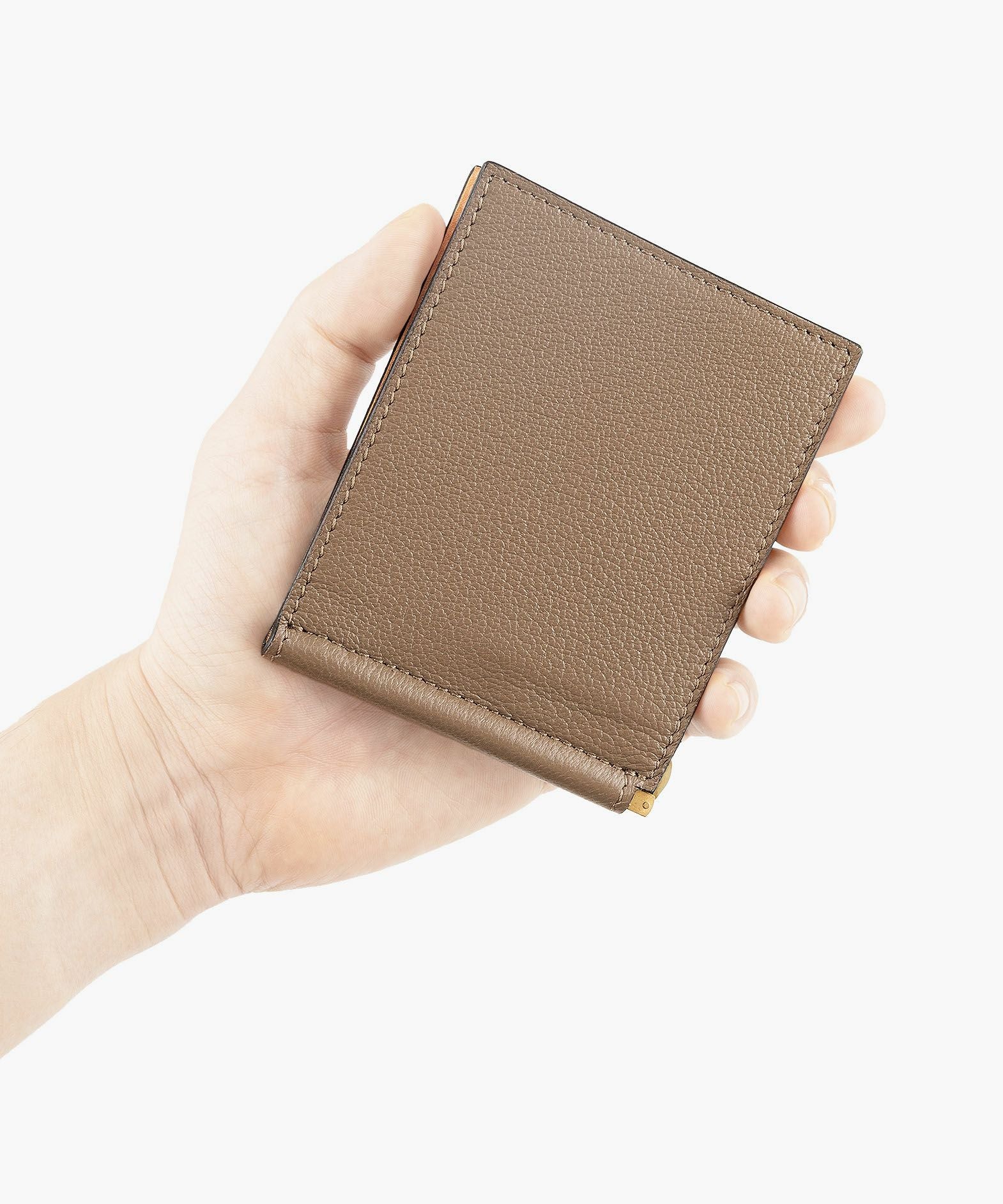 外装（シェーブル）：Etoupe、内装（ブッテーロ）：Natural、金具：Gold