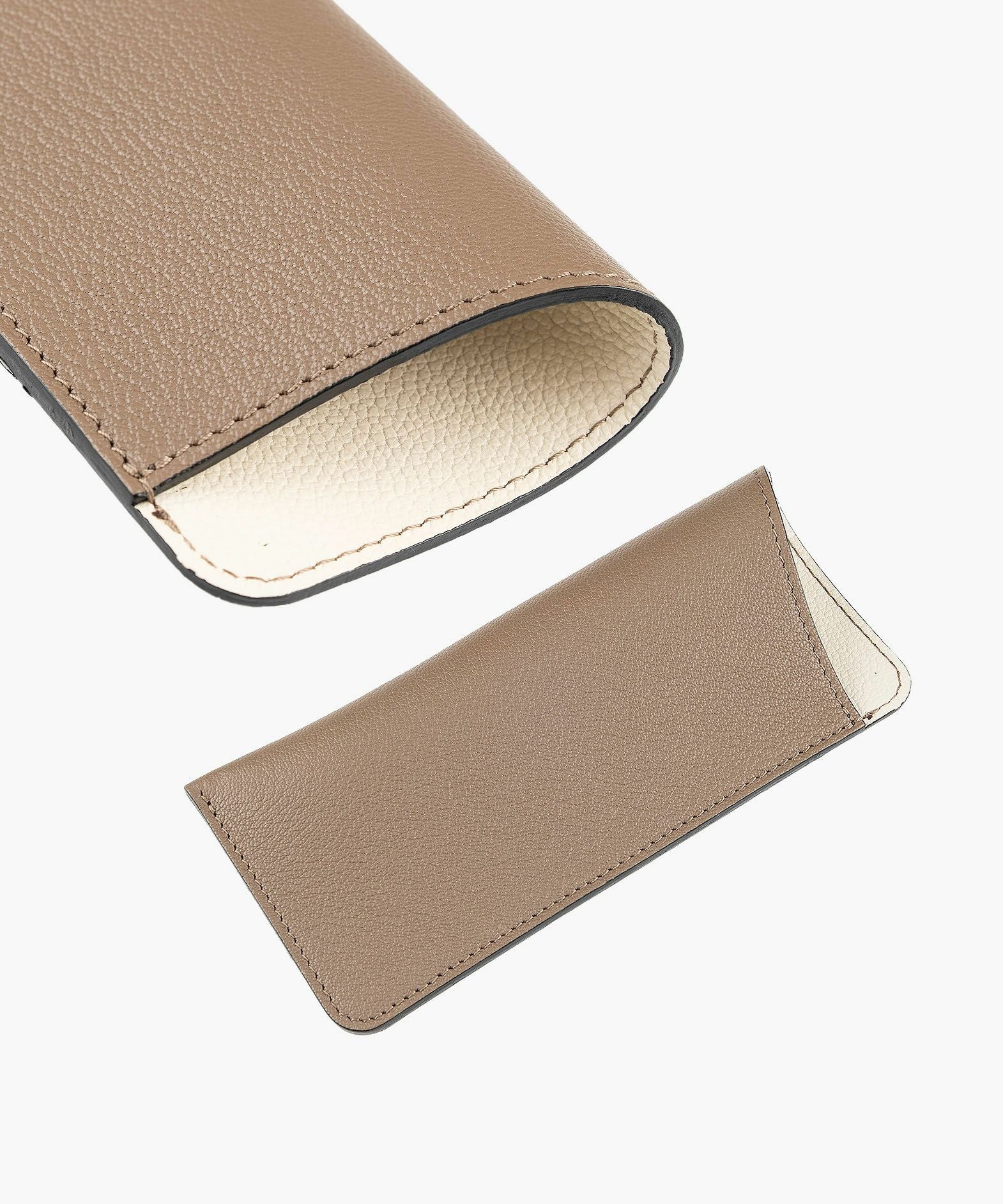 外装（シェーブル）：Etoupe、内装（シェーブル）：Ivory、糸色：外装と同系色