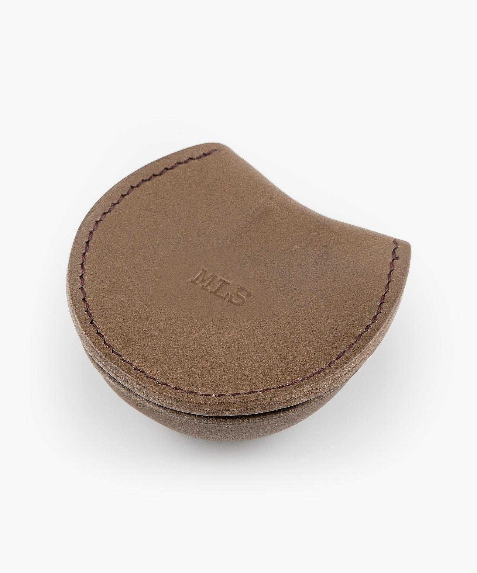 Color（ブッテーロ）：Grey、糸色：ビターブラウン（126）　　刻印イメージ（※「MLS」はサンプル刻印です。ご指定の刻印が入ります）