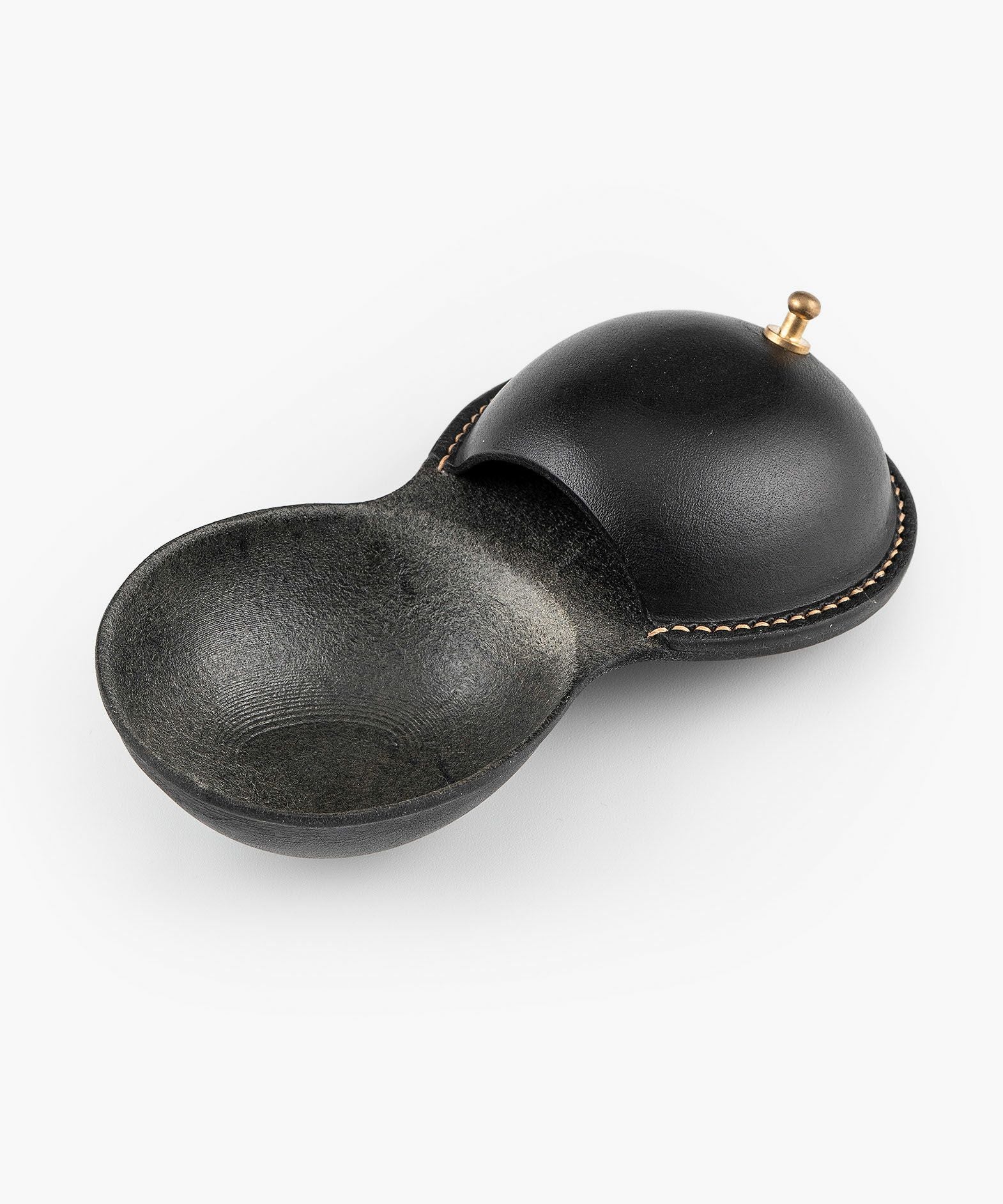 Color（ブッテーロ）：Nero、糸色：ハニーキャメル（144）