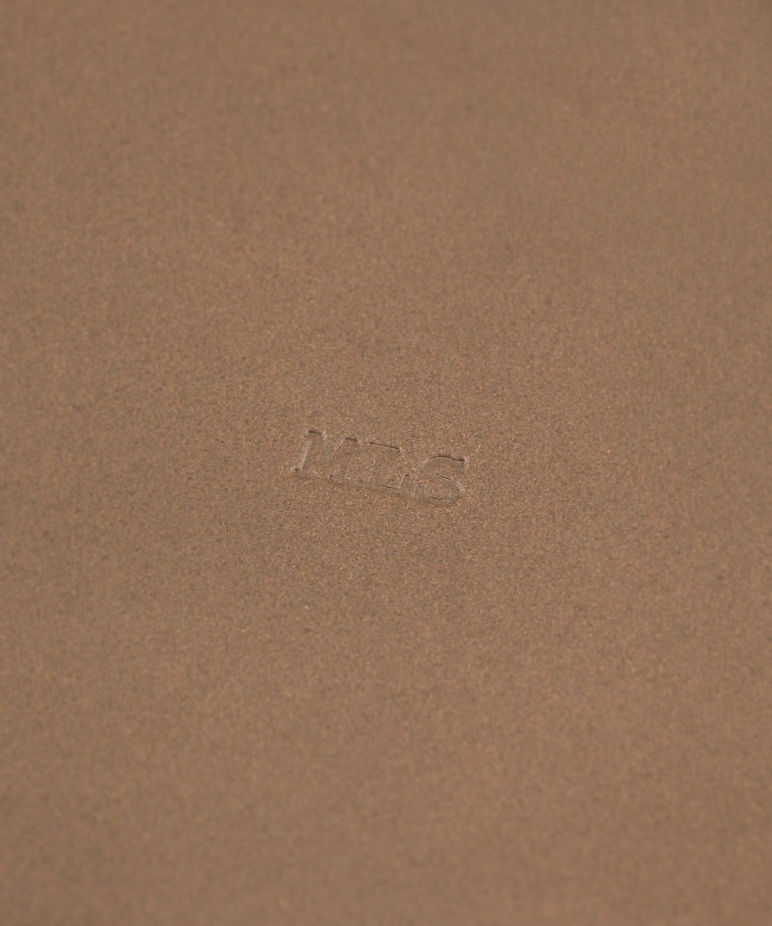 表面（ブッテーロ）：Grey　　刻印イメージ（※「MLS」はサンプル刻印です。ご指定の刻印が入ります）