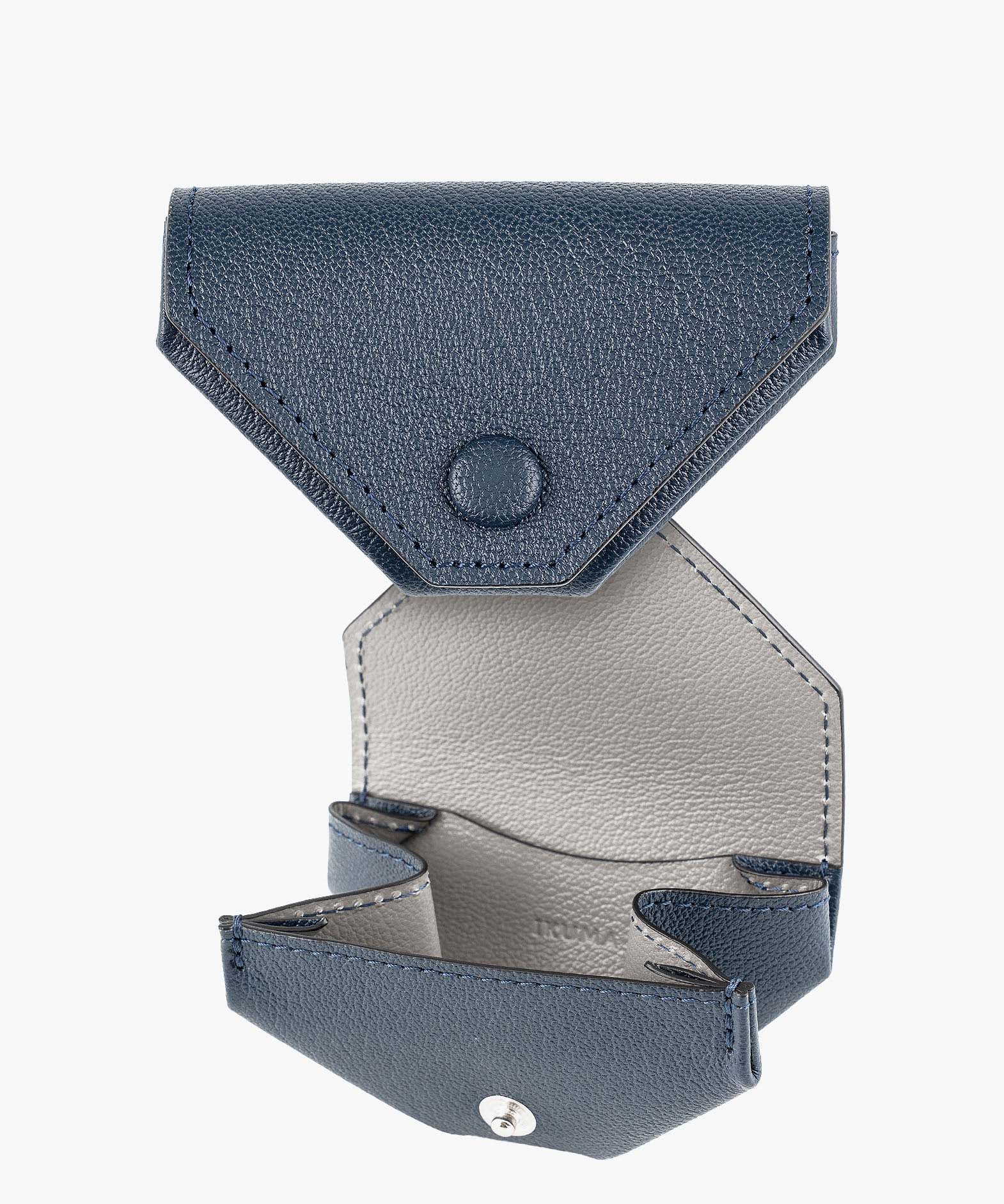 外装：Navy、山頂部分：White